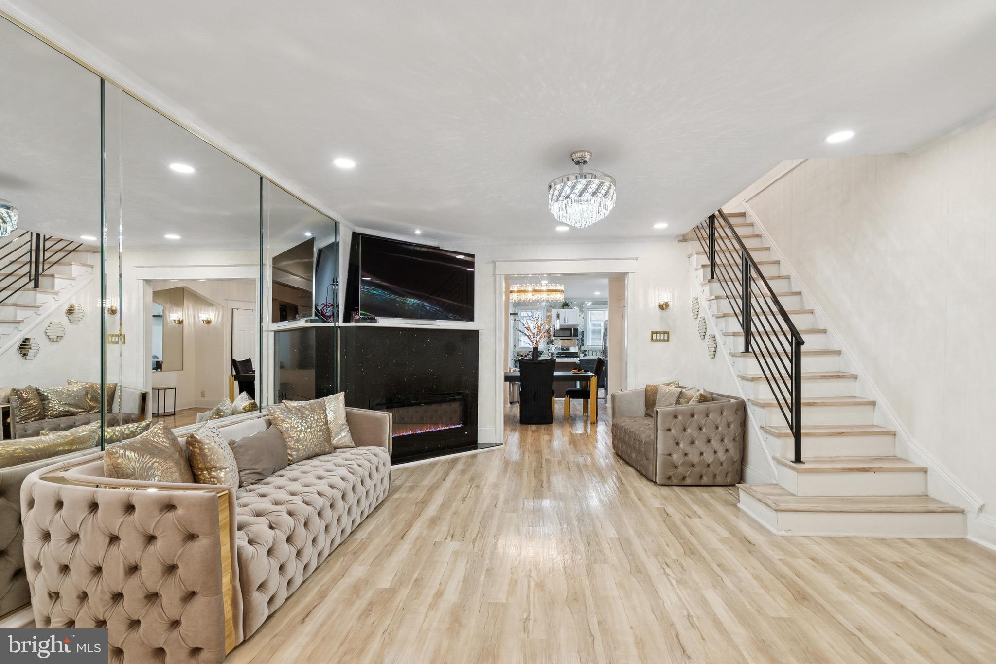 WEST OAK LANE - Residential