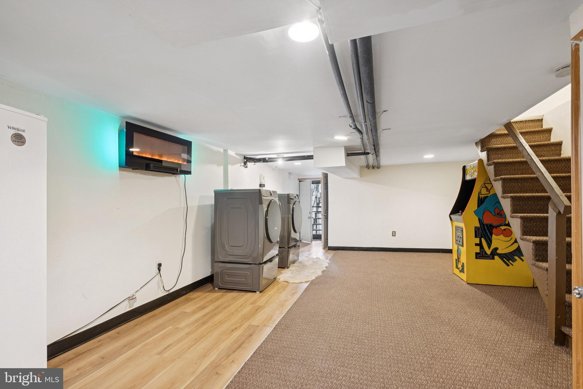 WEST OAK LANE - Residential