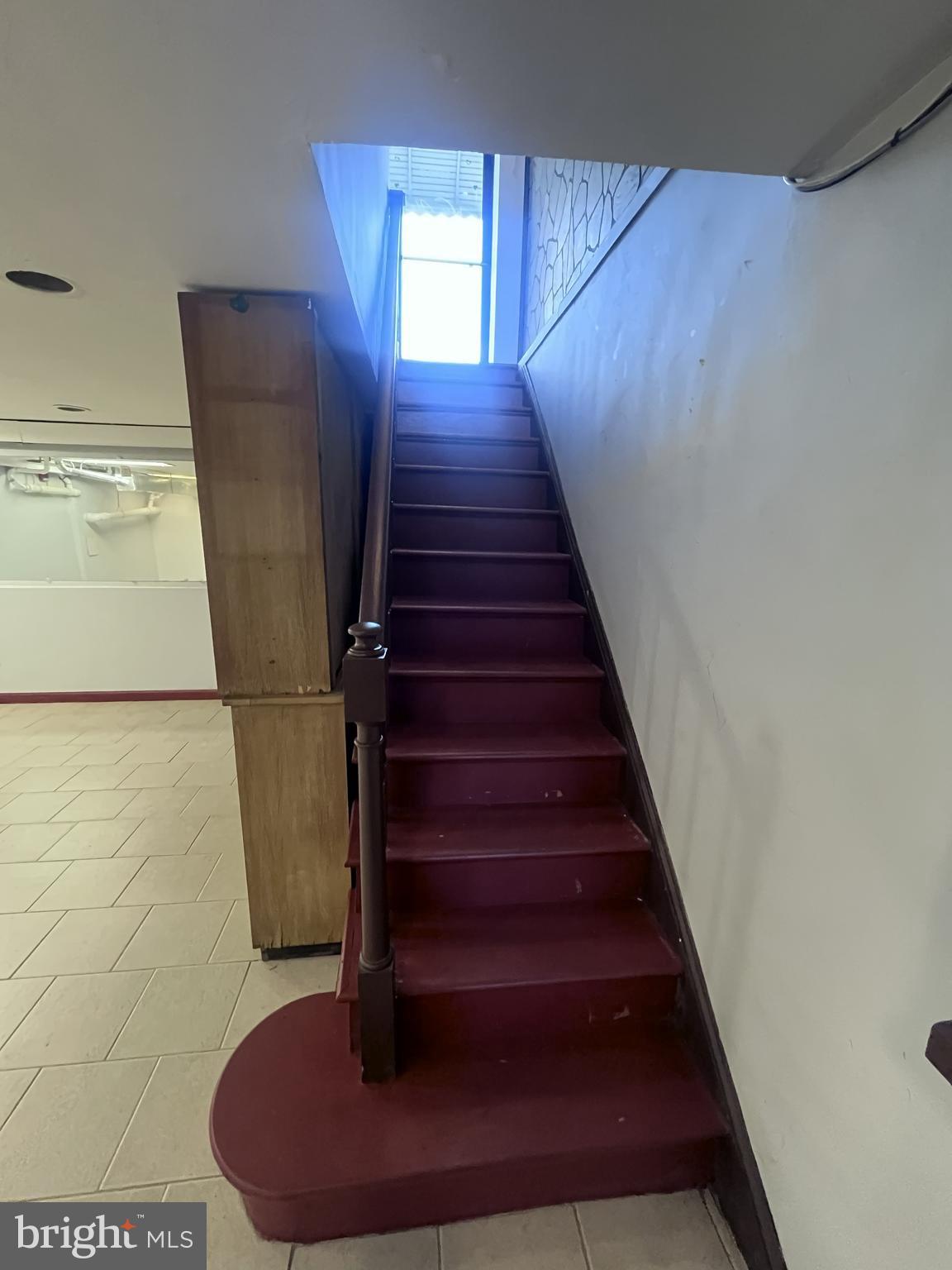 KIRKLYN - Commercial Lease