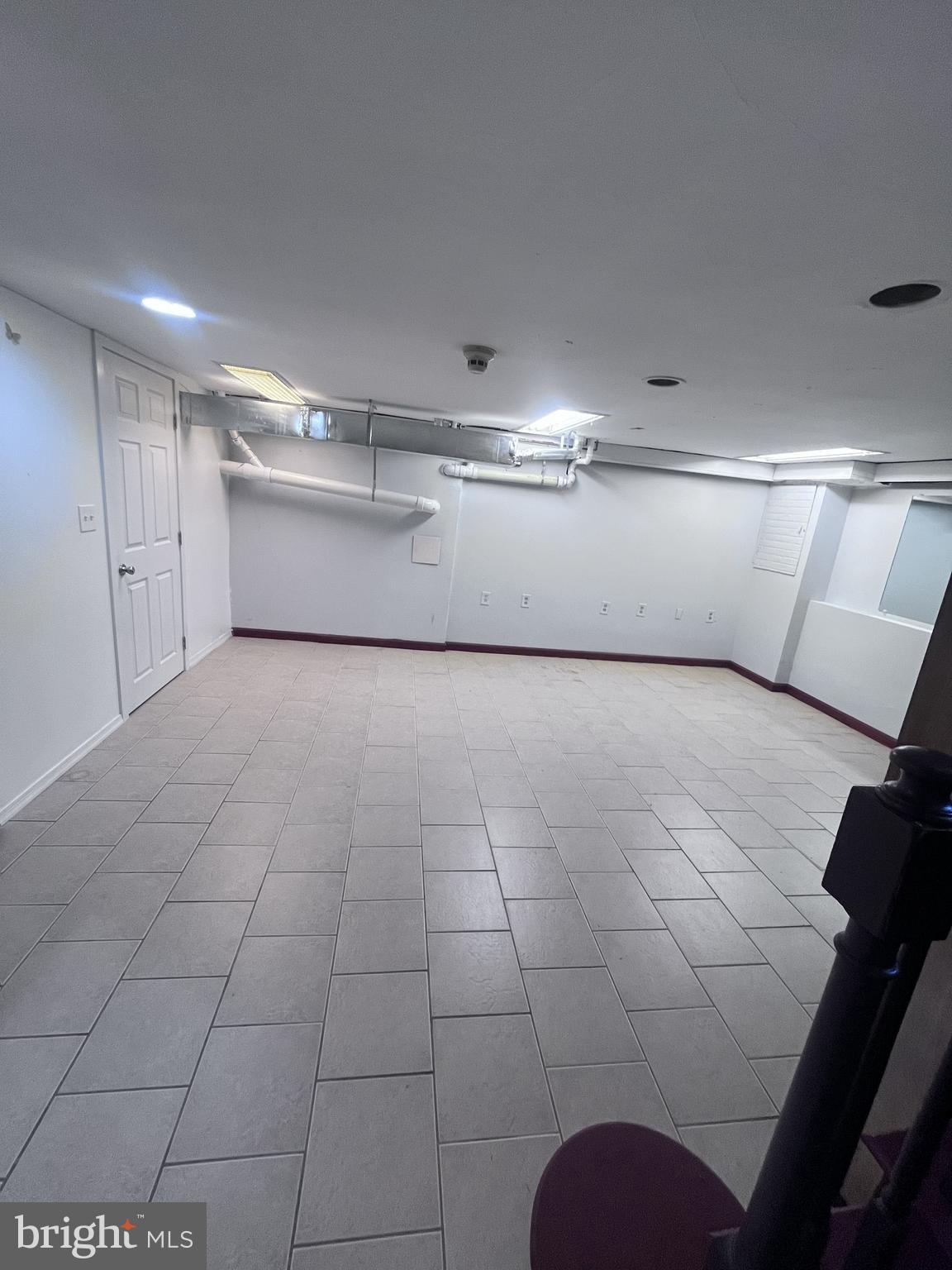 KIRKLYN - Commercial Lease