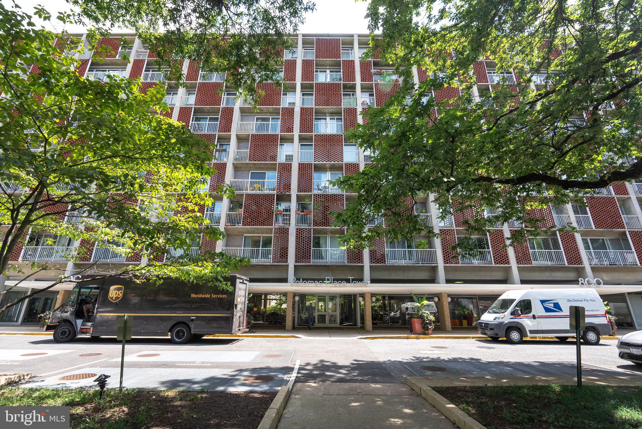 800 4TH STREET SW S513