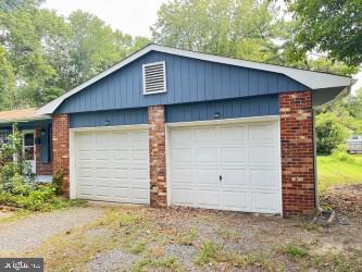 BAYBERRY ESTATES - Residential Lease