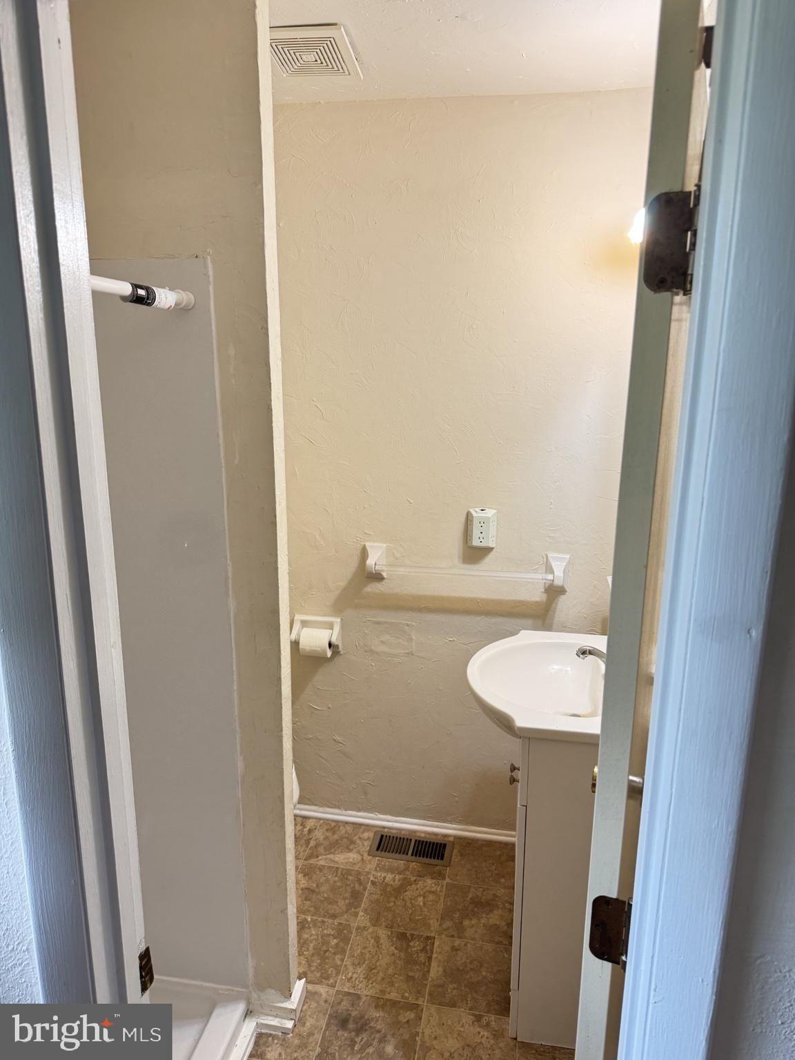 BAYBERRY ESTATES - Residential Lease