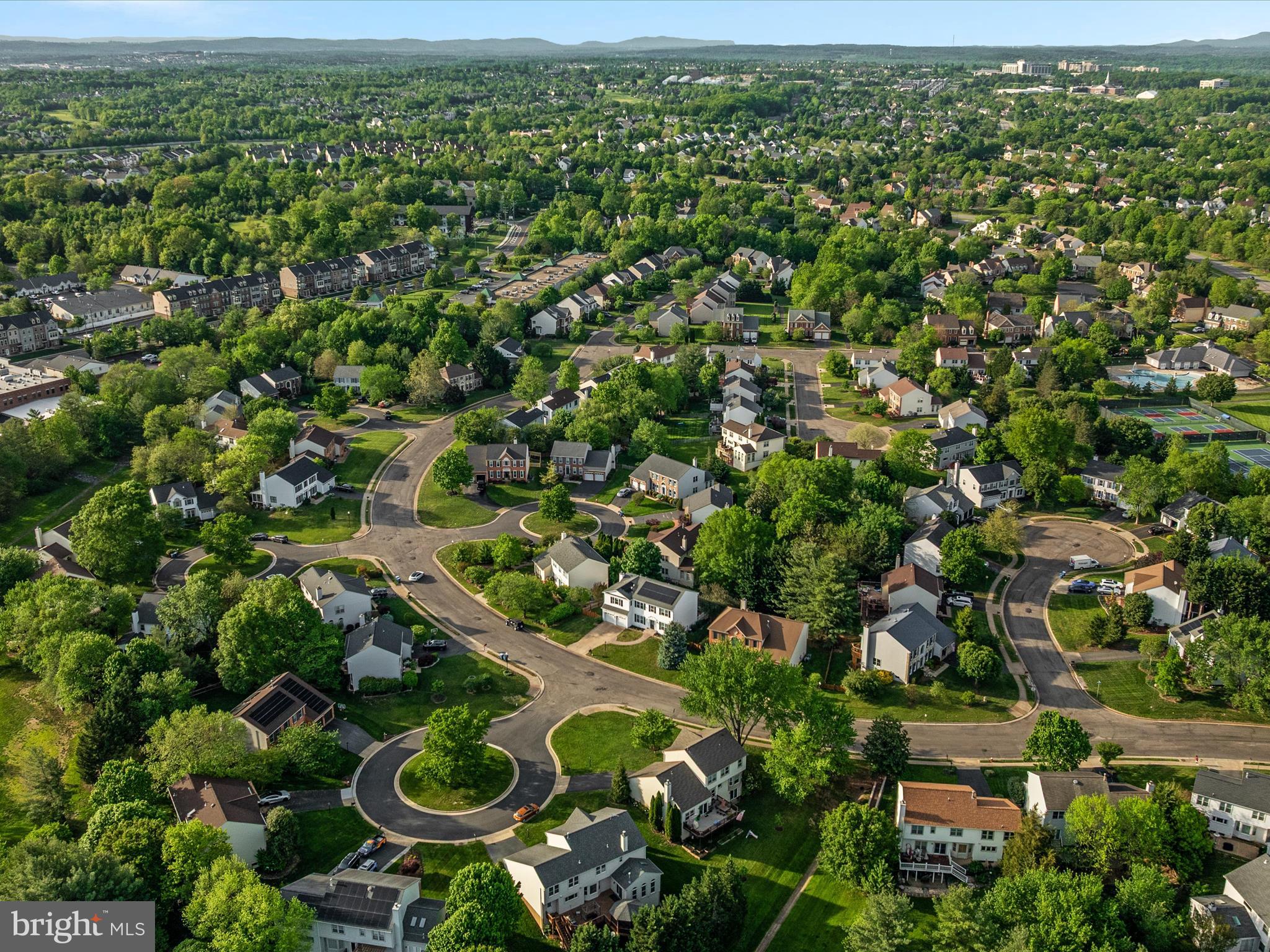 ASHBURN VILLAGE - Residential