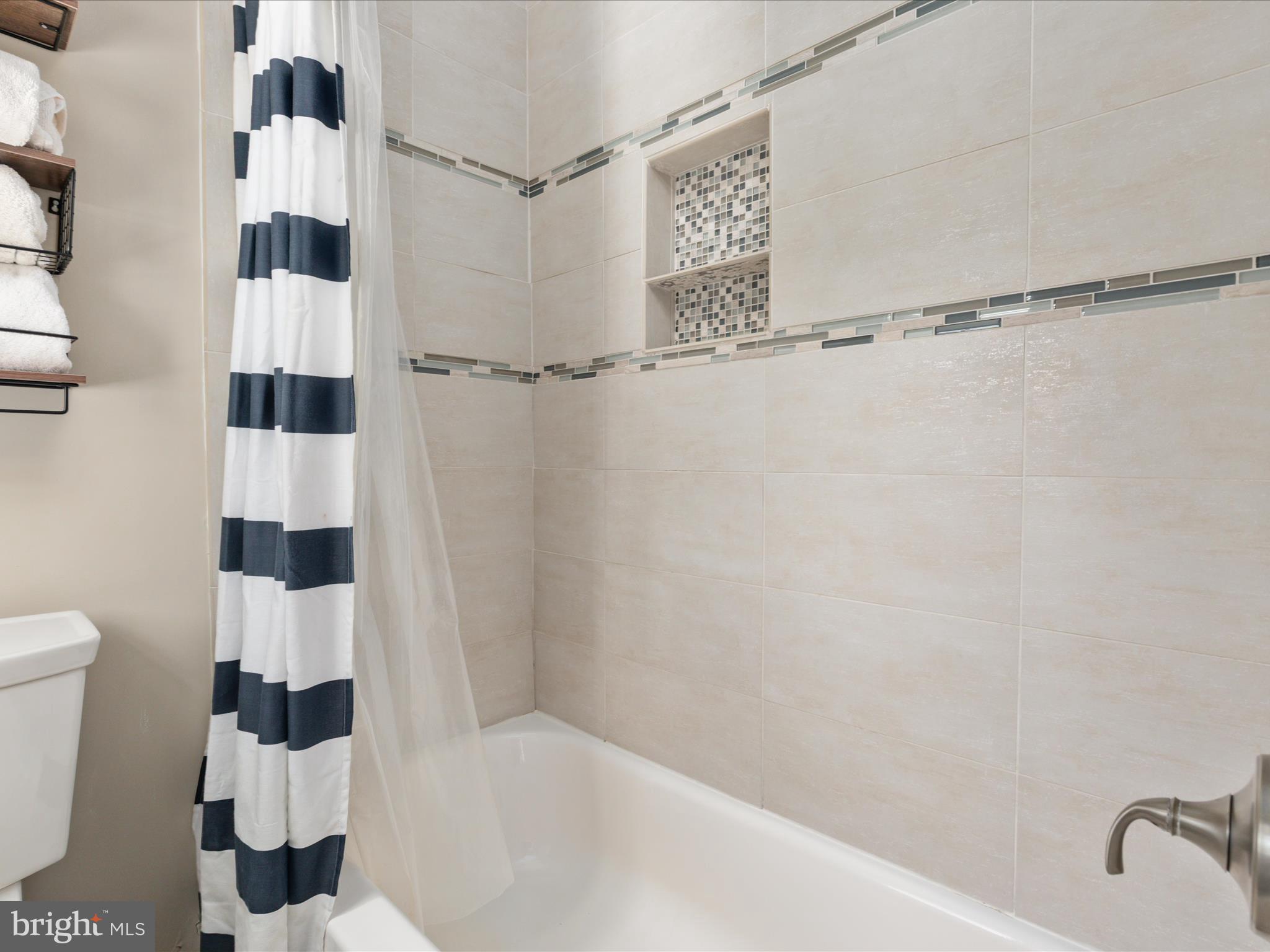 ASHBURN VILLAGE - Residential