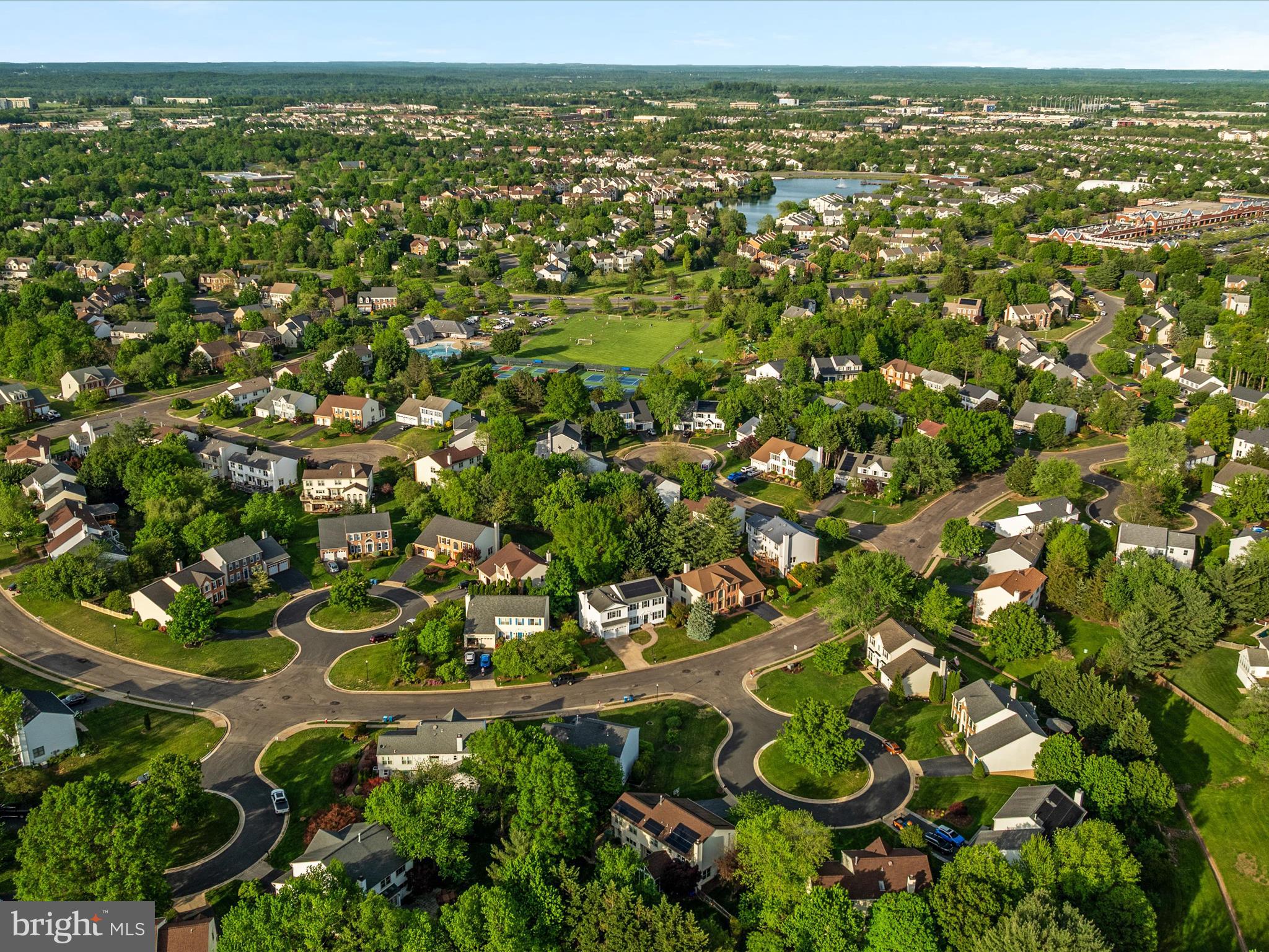 ASHBURN VILLAGE - Residential