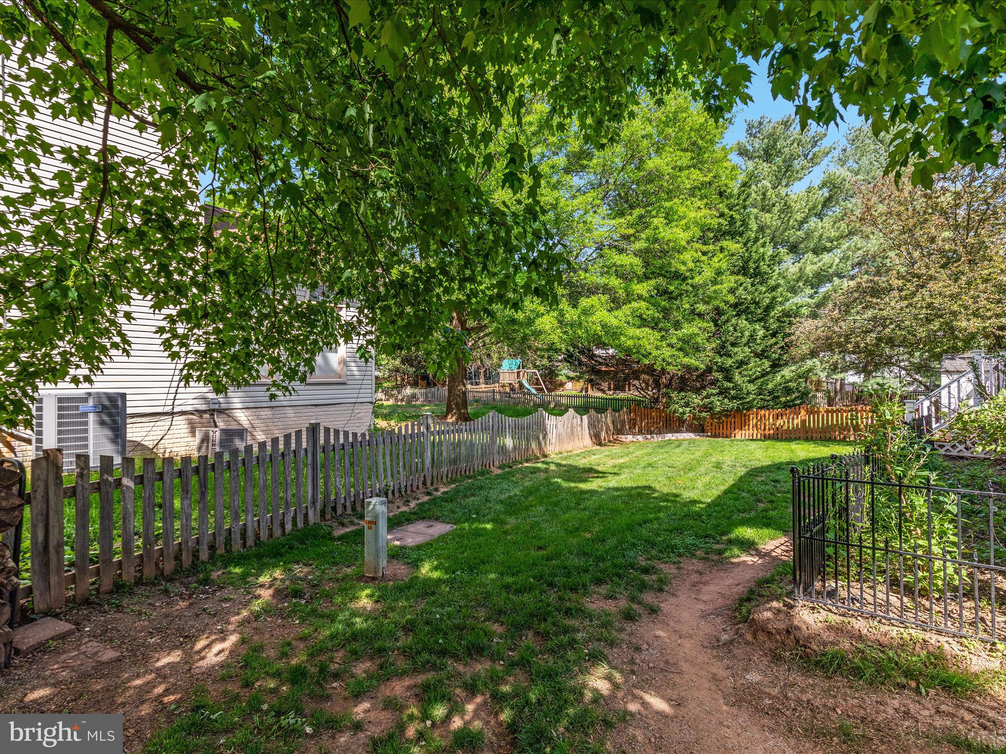 ASHBURN VILLAGE - Residential