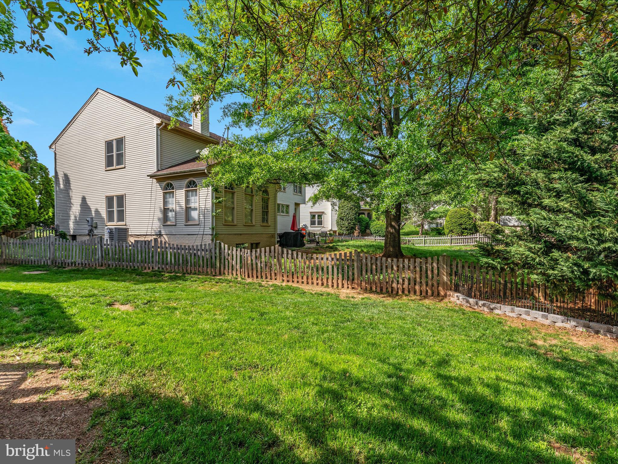 ASHBURN VILLAGE - Residential