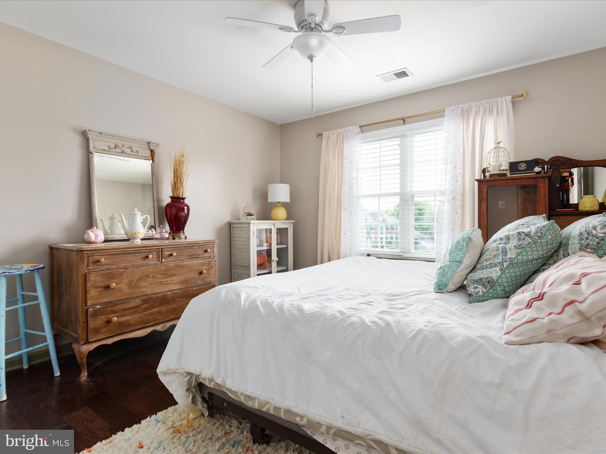 ASHBURN VILLAGE - Residential