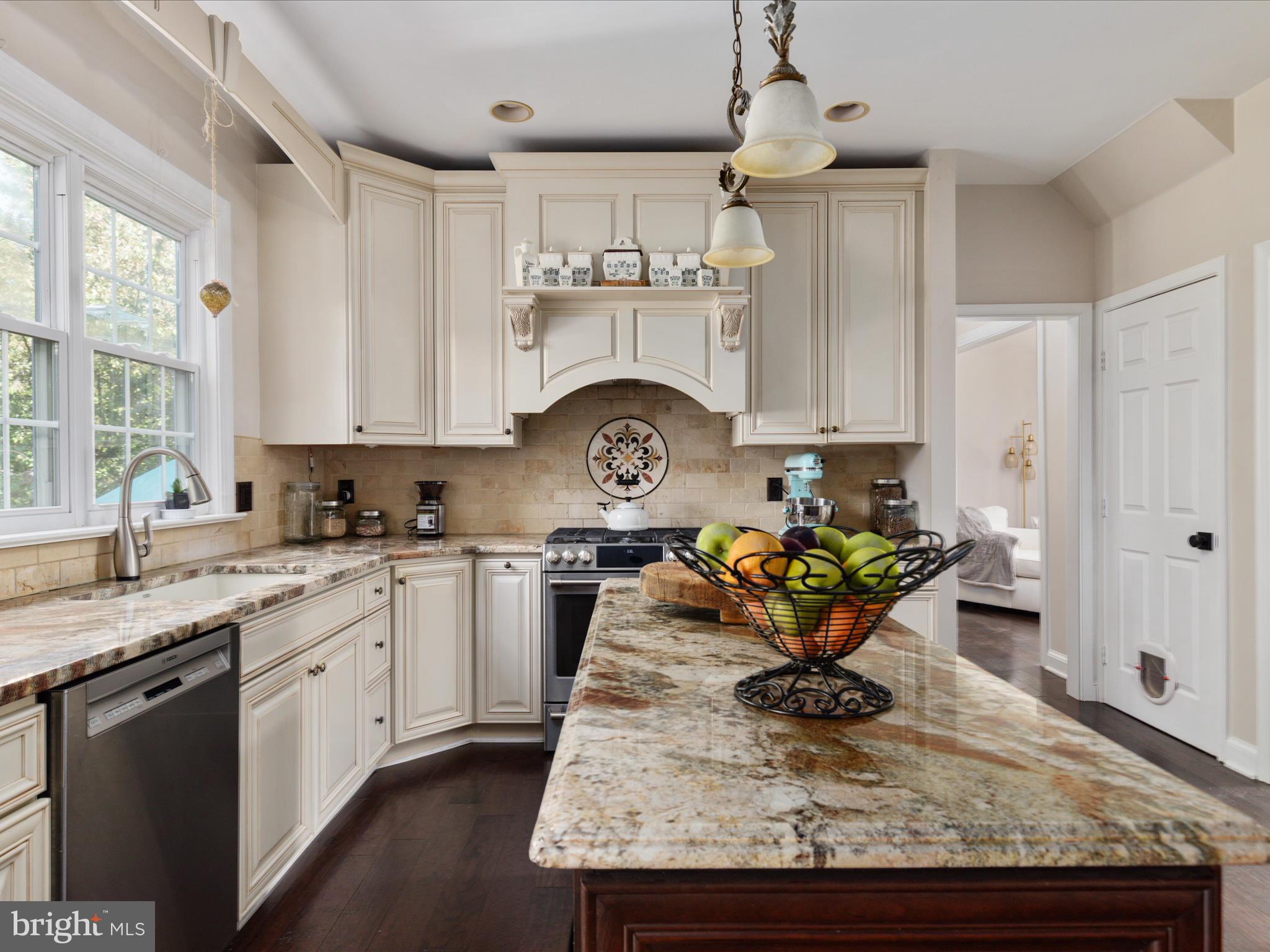 ASHBURN VILLAGE - Residential