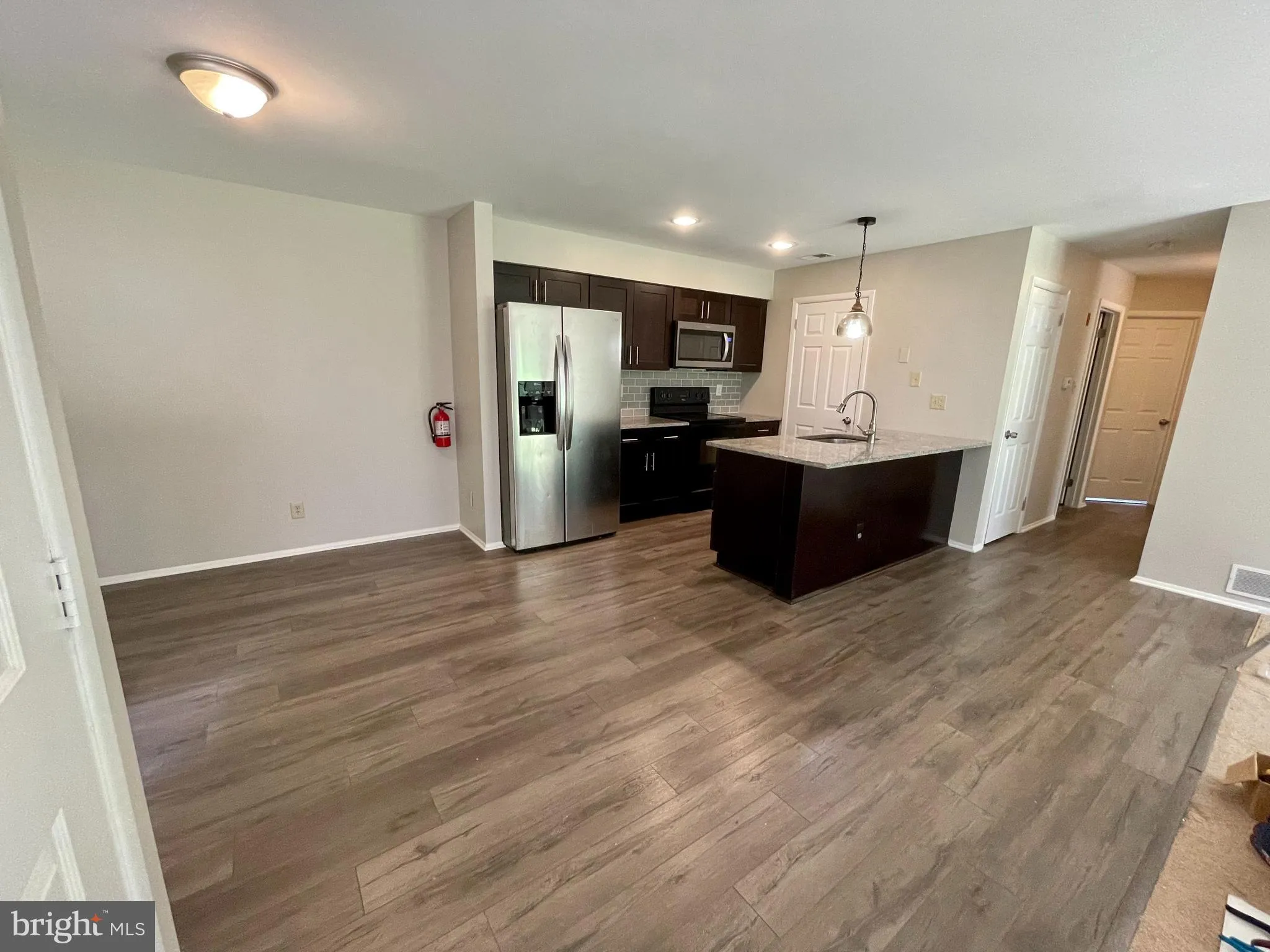 West Deptford, New Jersey 08051, United States, 2 Bedrooms Bedrooms, ,2 BathroomsBathrooms,Residential,Active,98636