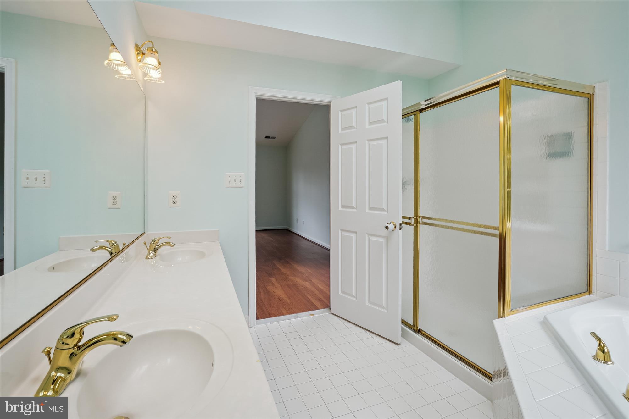 BLOOMS CROSSING - Residential