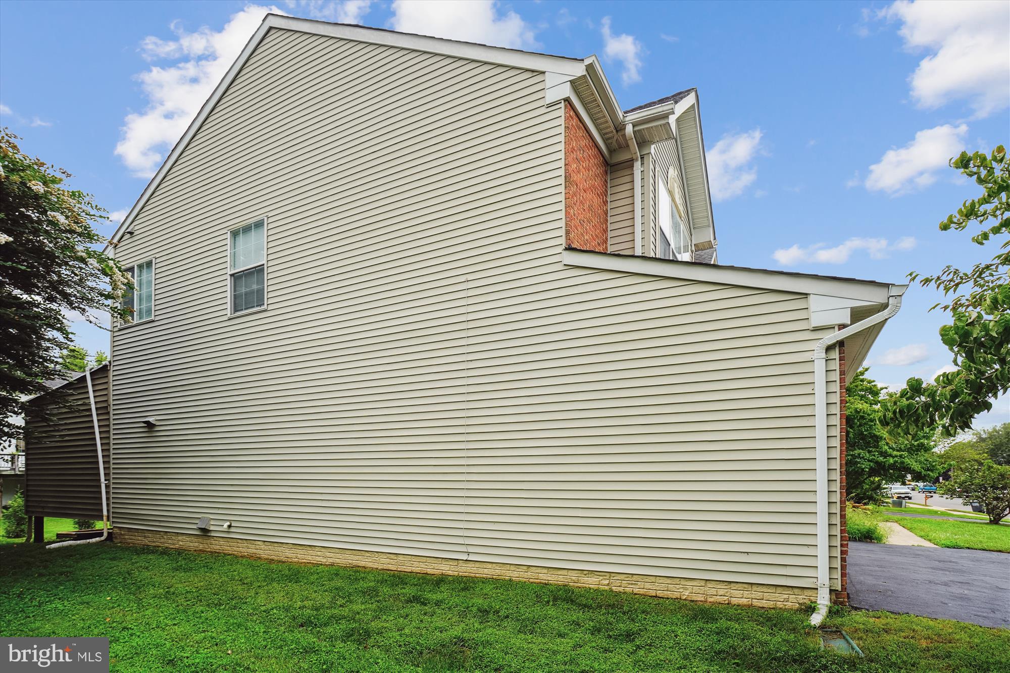 BLOOMS CROSSING - Residential