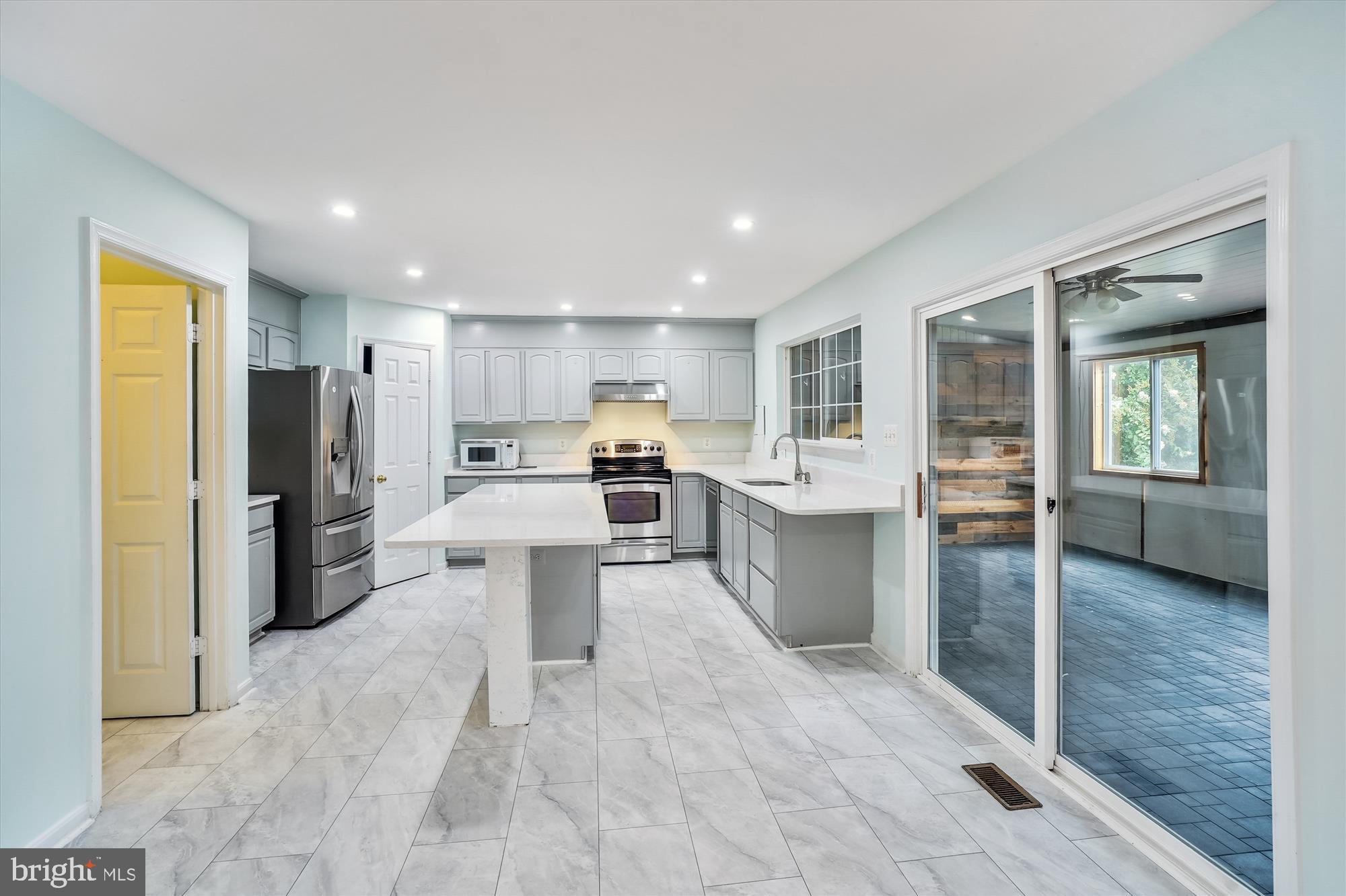 BLOOMS CROSSING - Residential