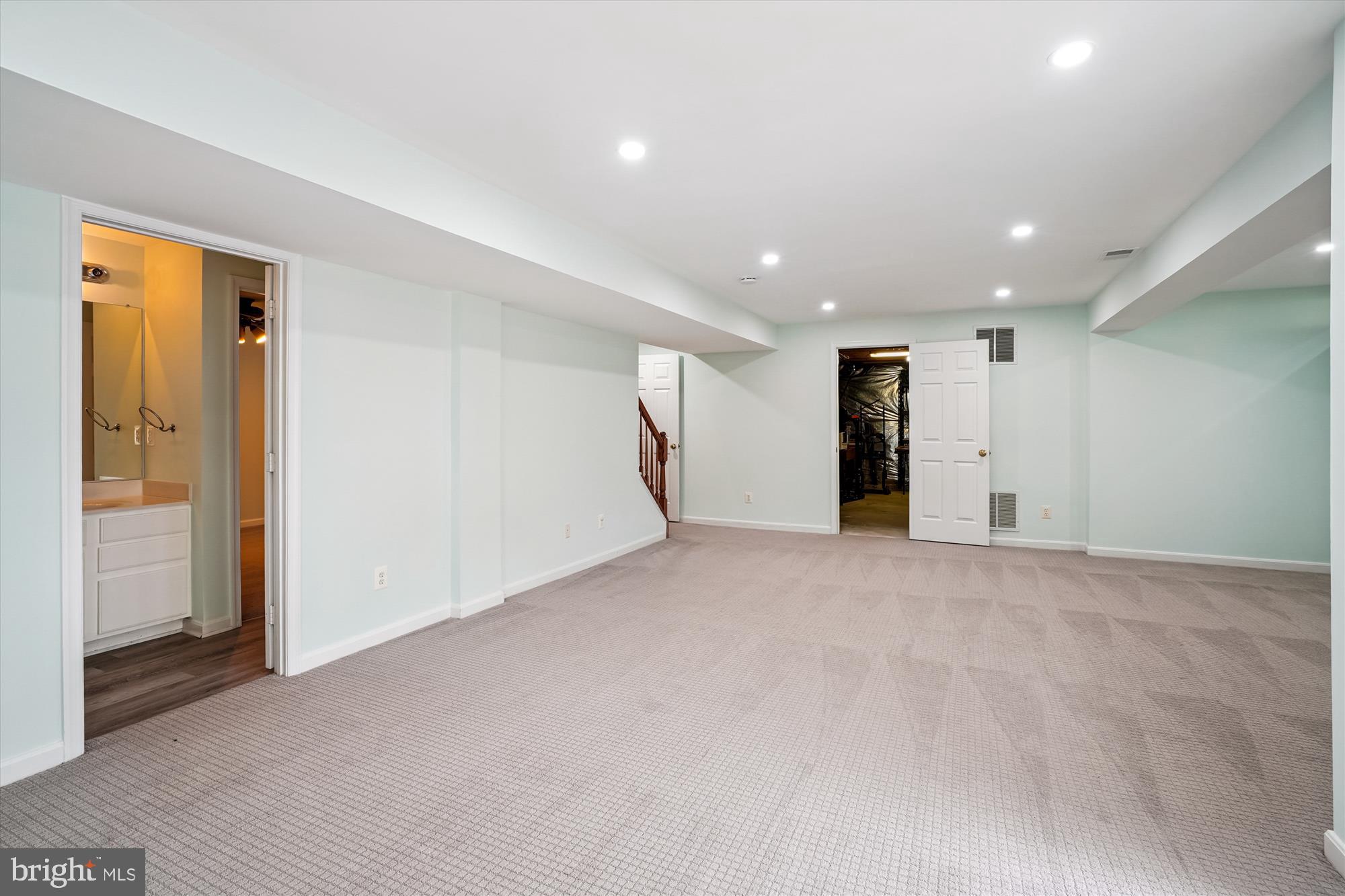 BLOOMS CROSSING - Residential