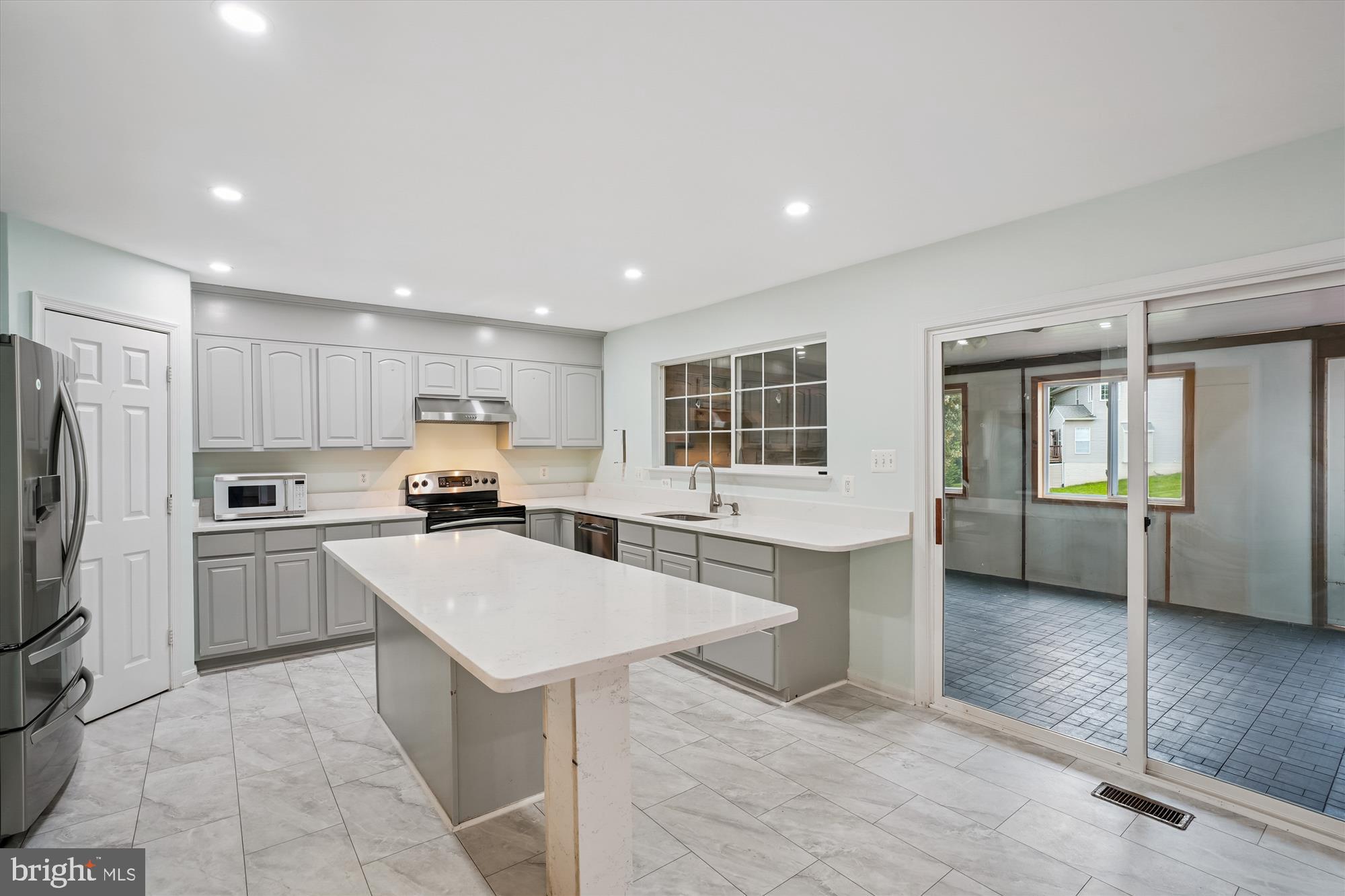 BLOOMS CROSSING - Residential