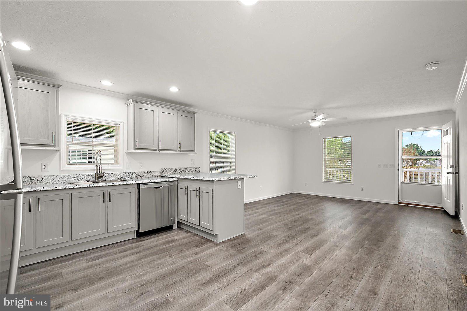 SALT LIFE PARK LLC - Residential