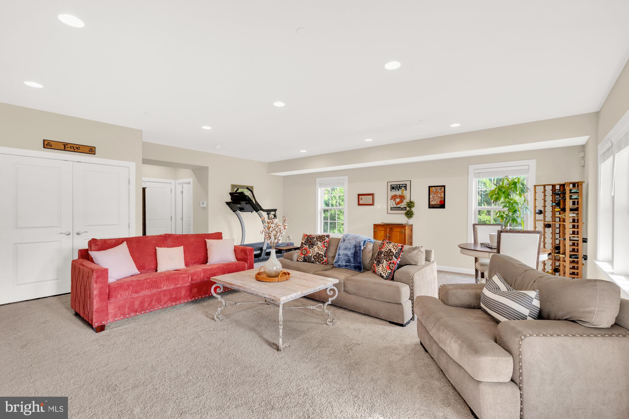 THOMAS VILLAGE - Residential