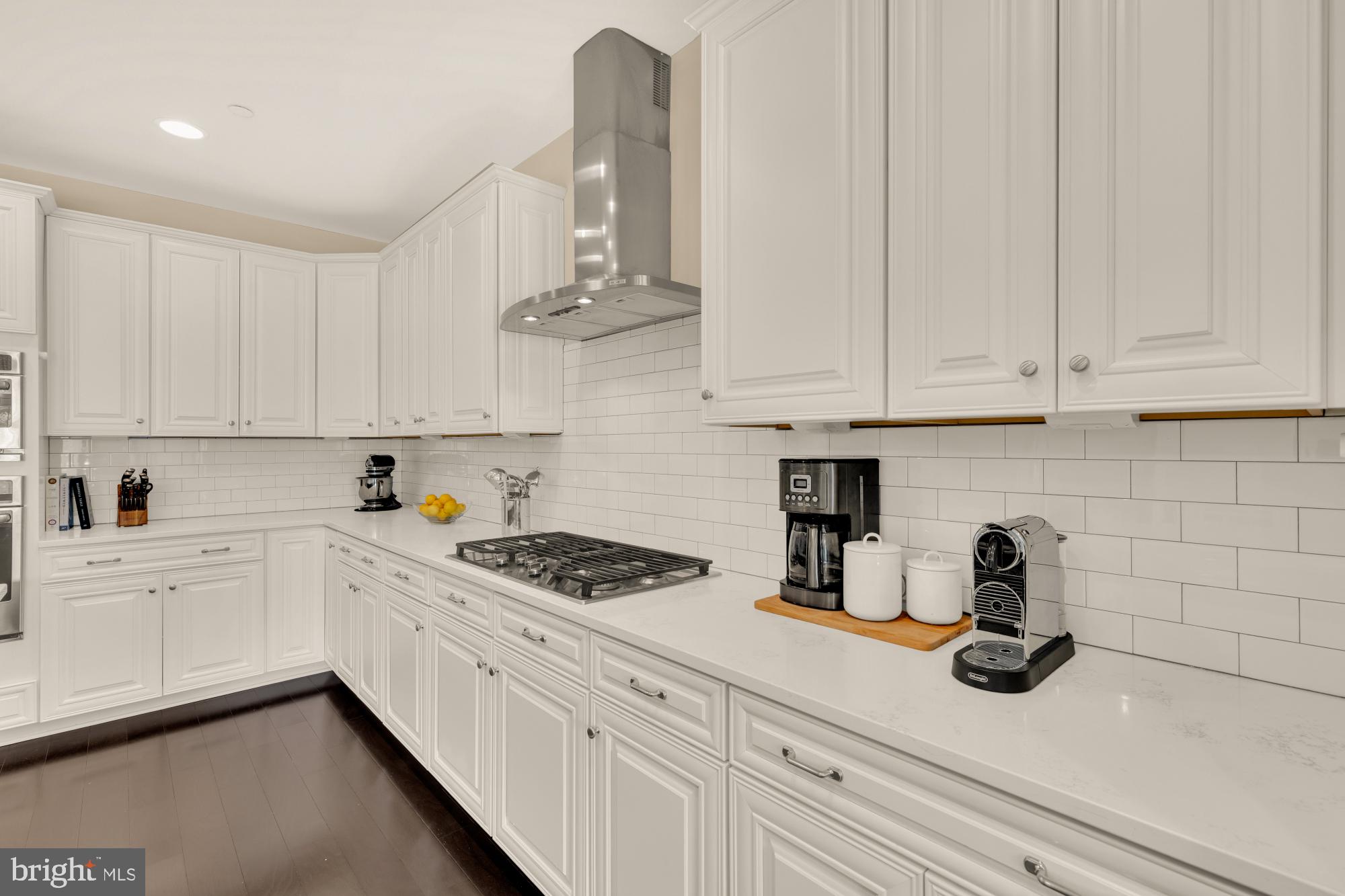 THOMAS VILLAGE - Residential