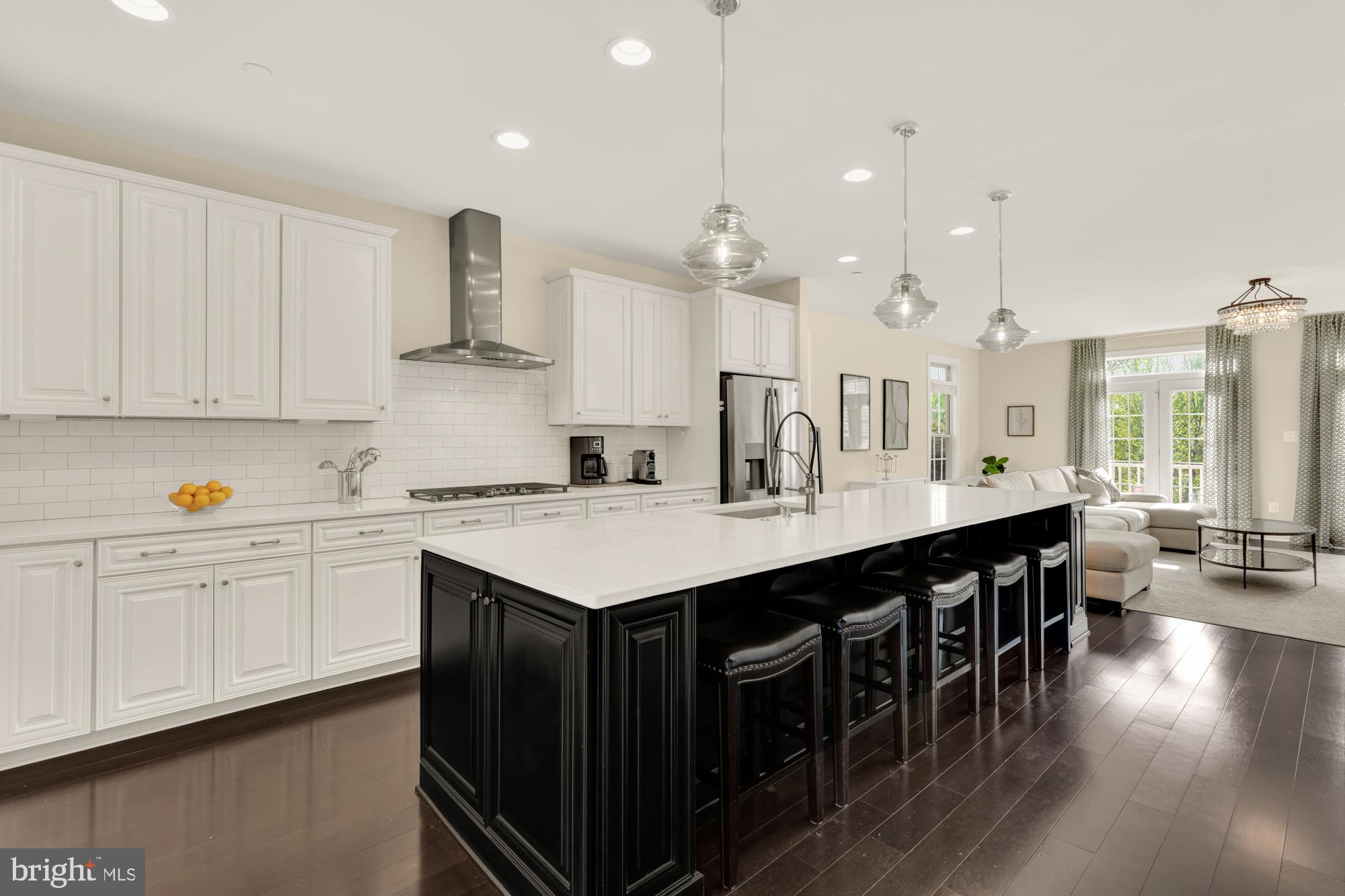 THOMAS VILLAGE - Residential