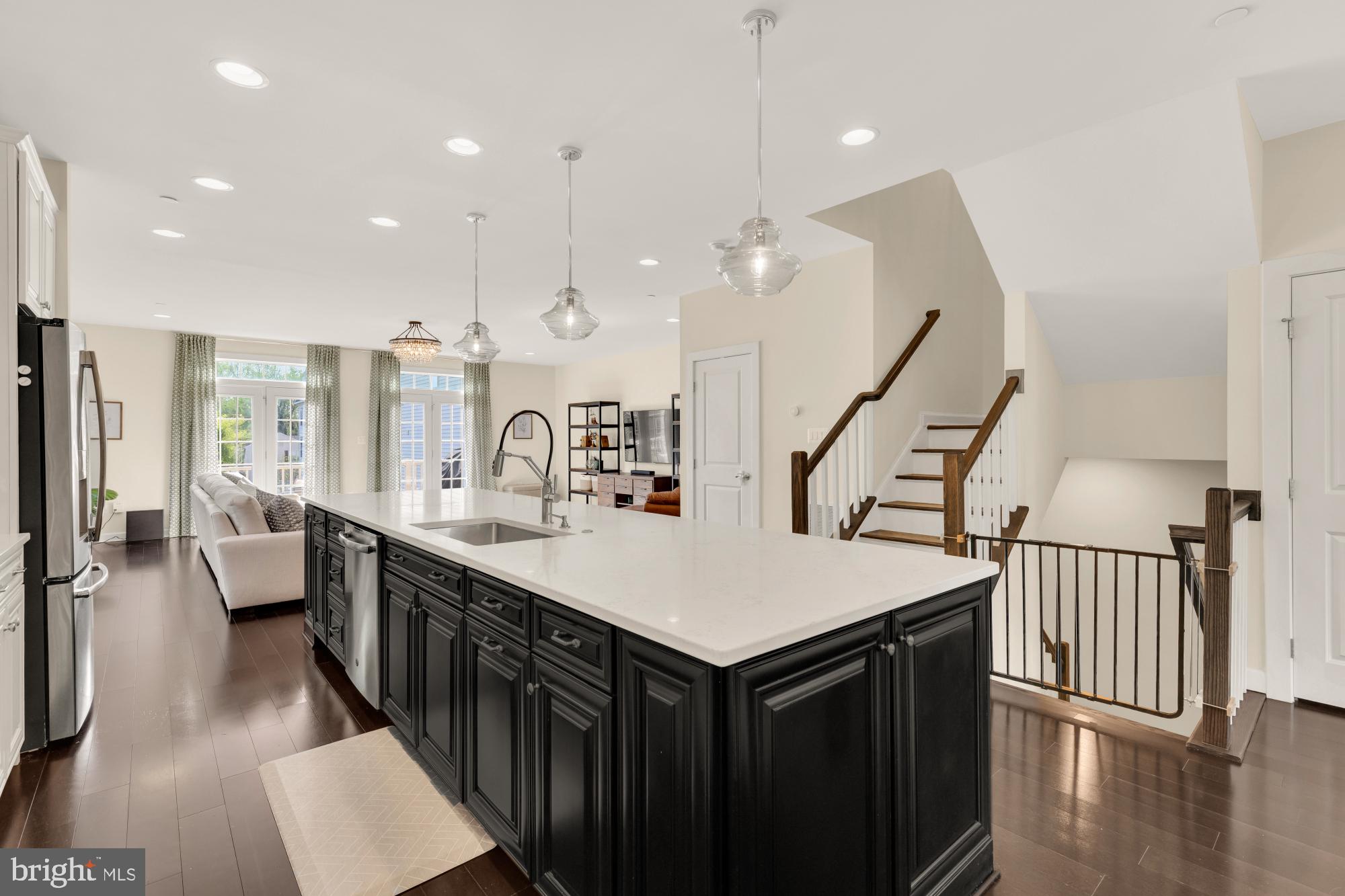 THOMAS VILLAGE - Residential