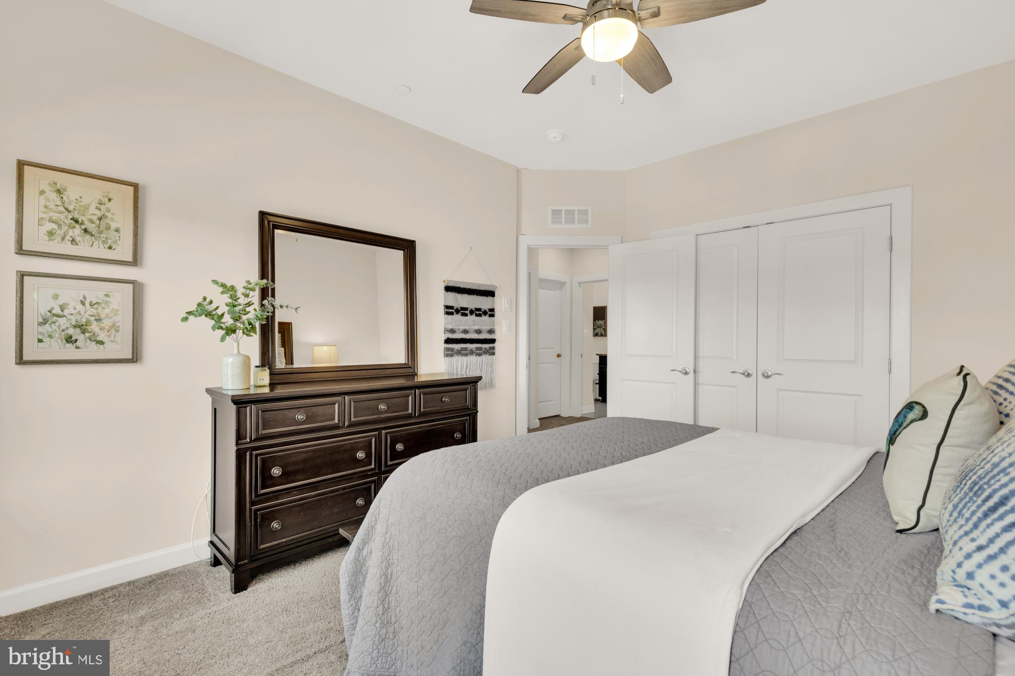 THOMAS VILLAGE - Residential