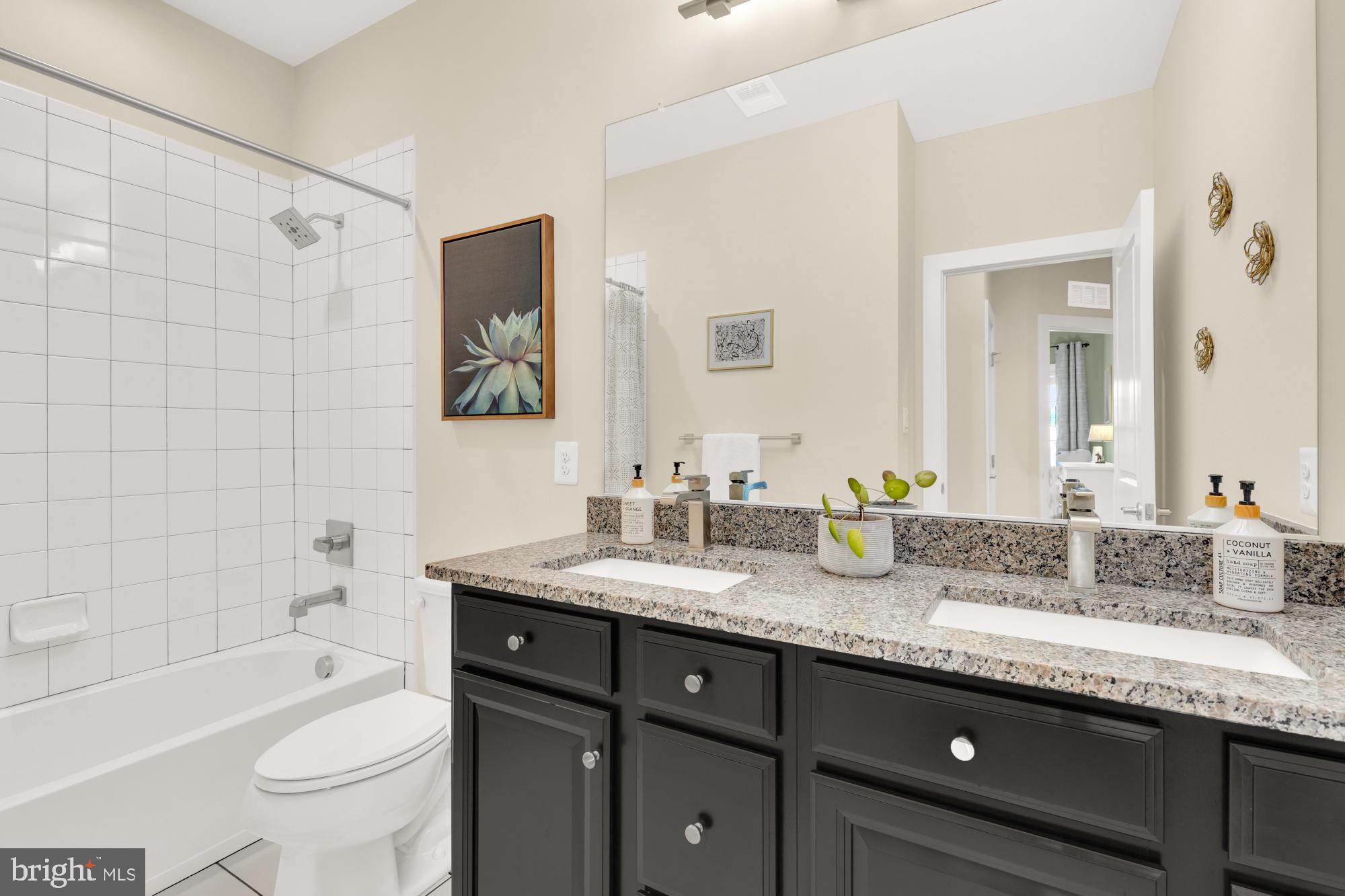 THOMAS VILLAGE - Residential