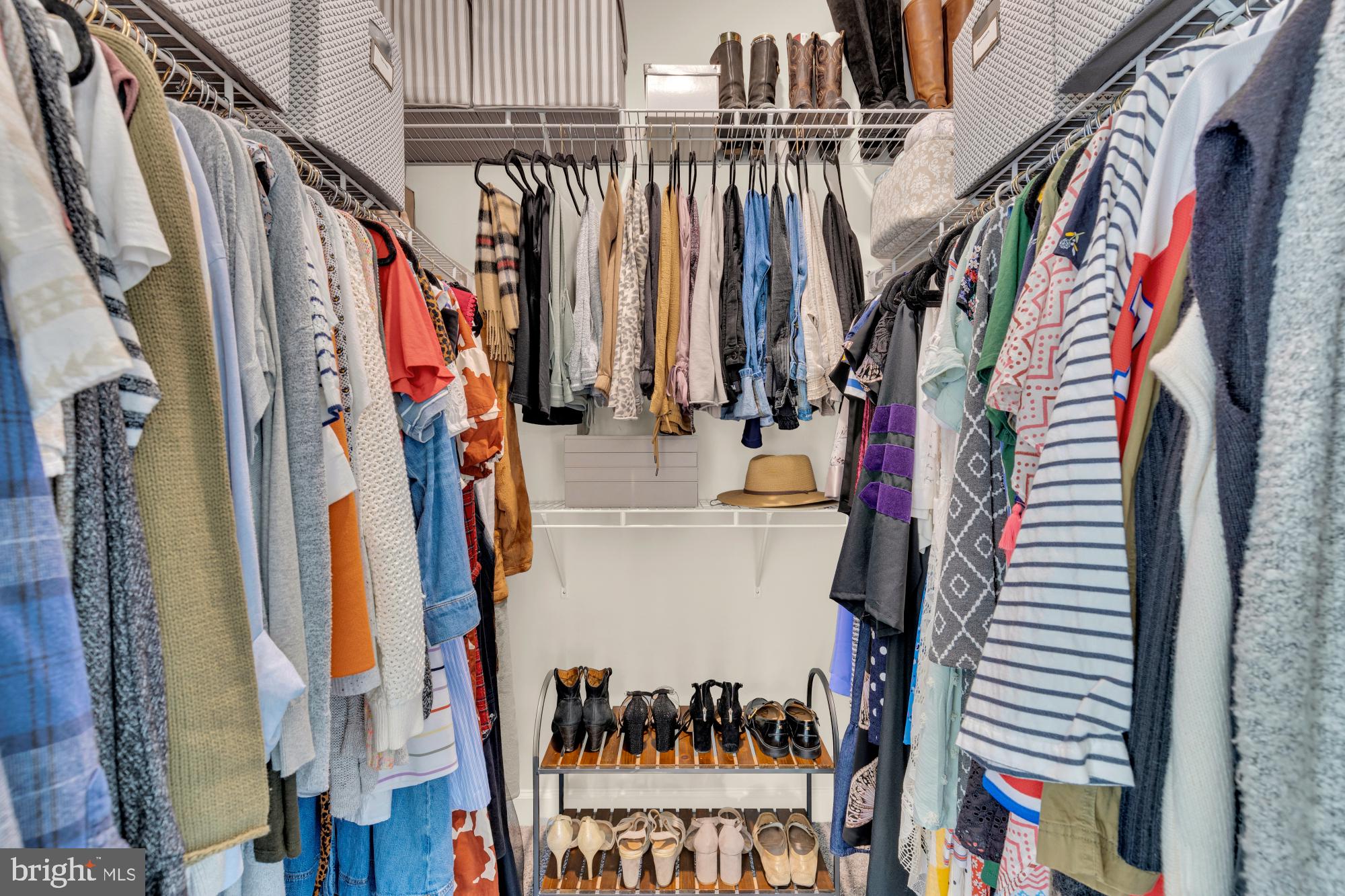 THOMAS VILLAGE - Residential