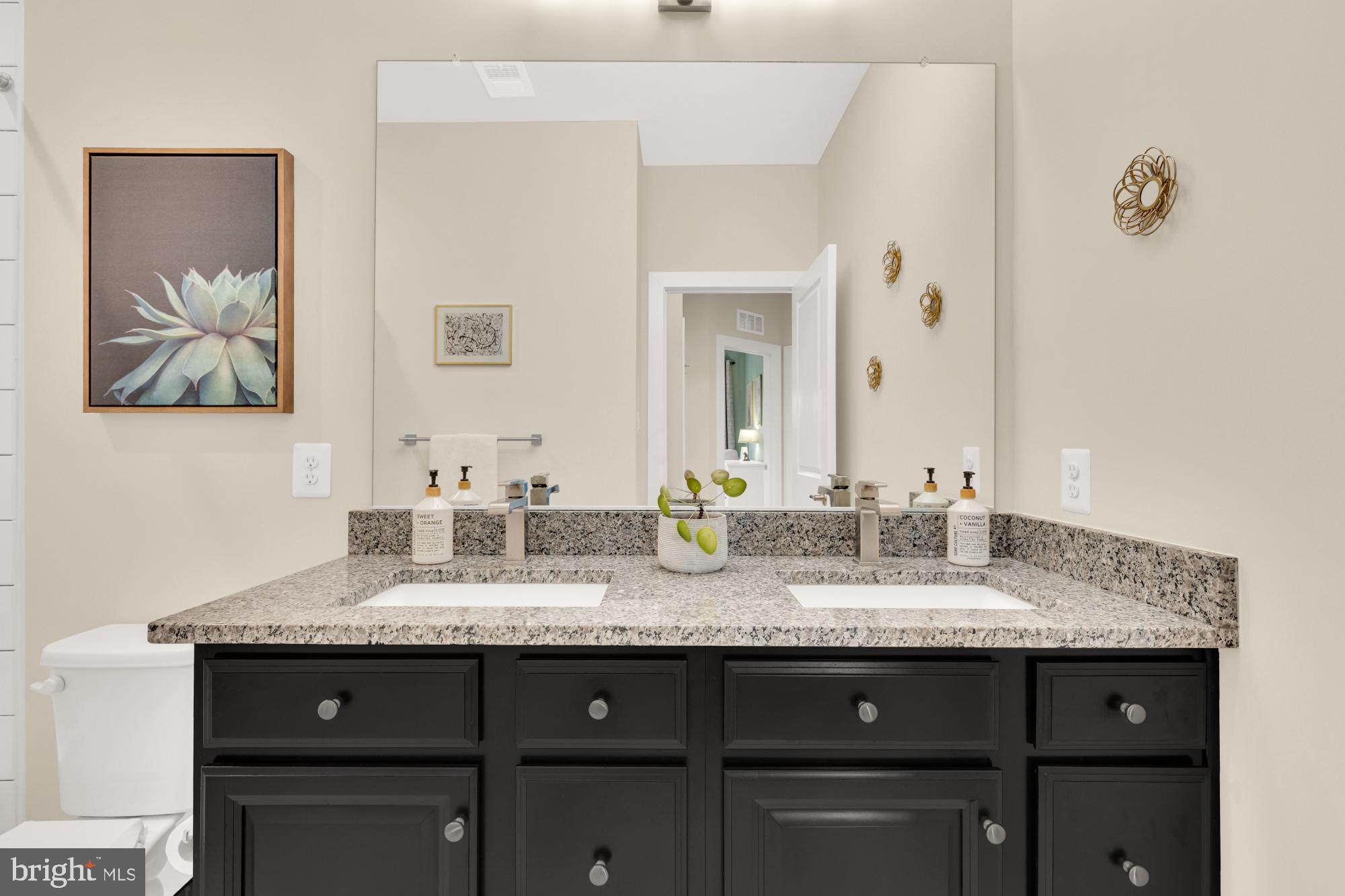 THOMAS VILLAGE - Residential