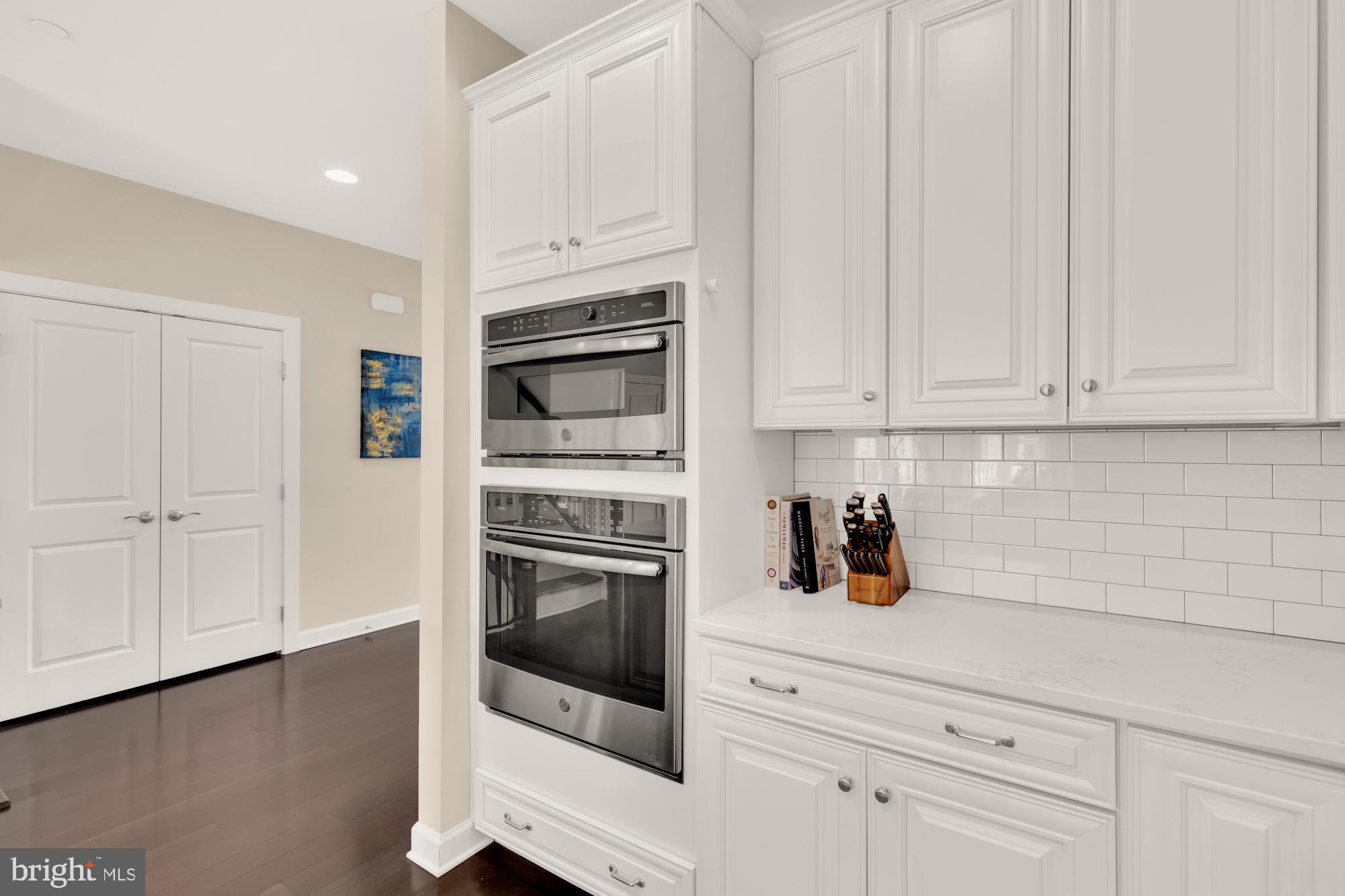 THOMAS VILLAGE - Residential