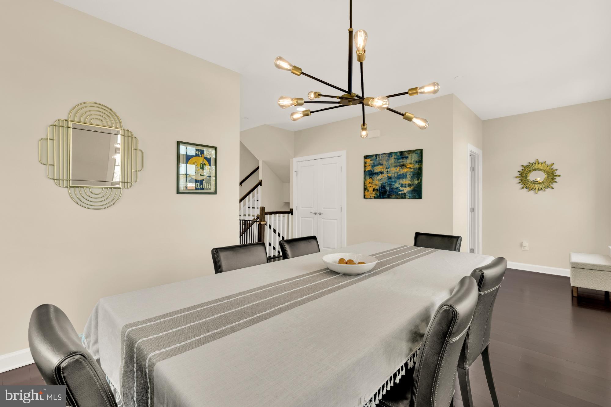 THOMAS VILLAGE - Residential