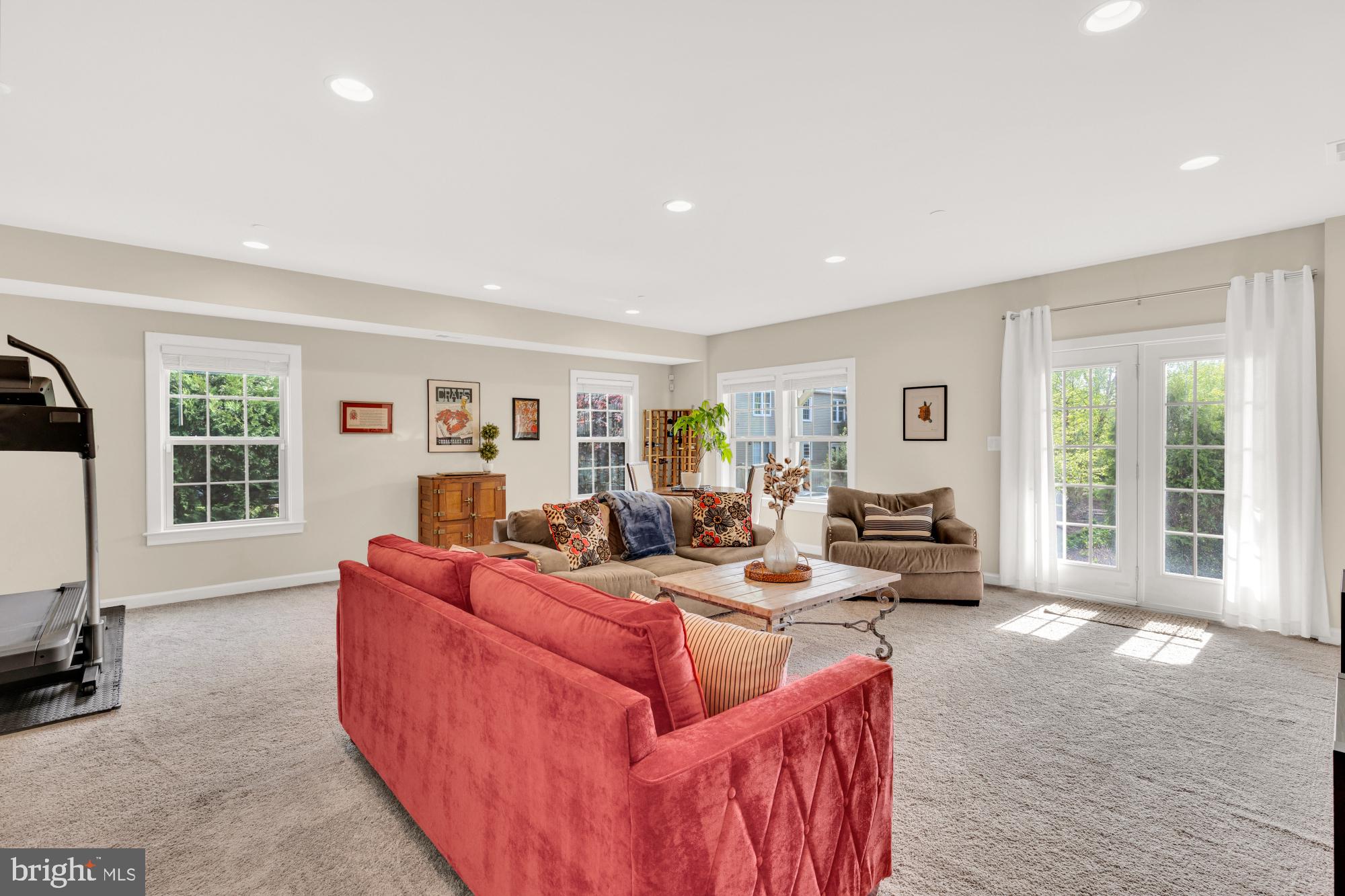 THOMAS VILLAGE - Residential