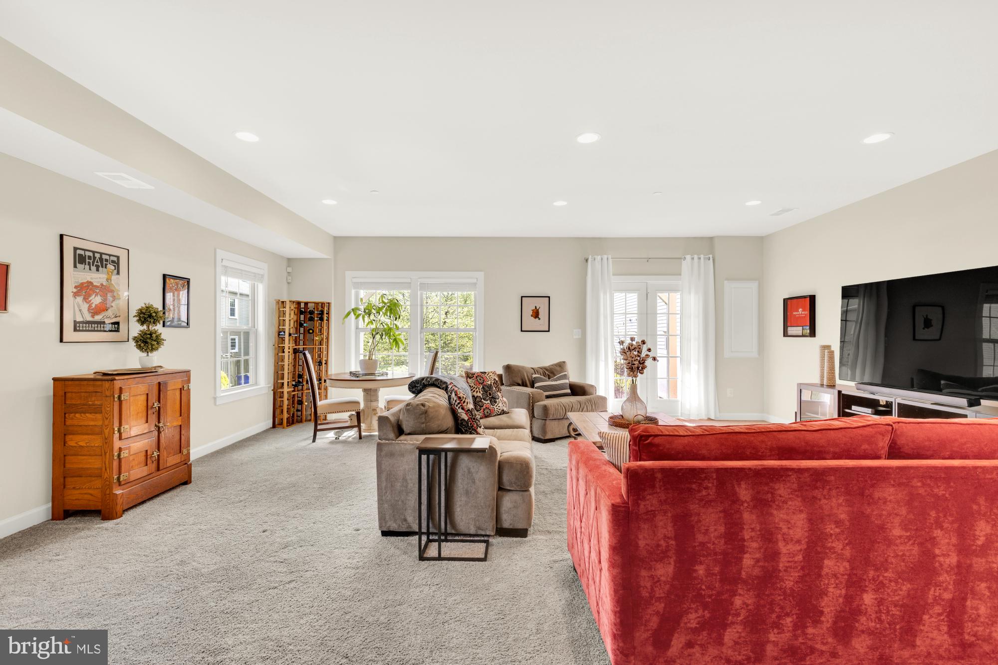 THOMAS VILLAGE - Residential