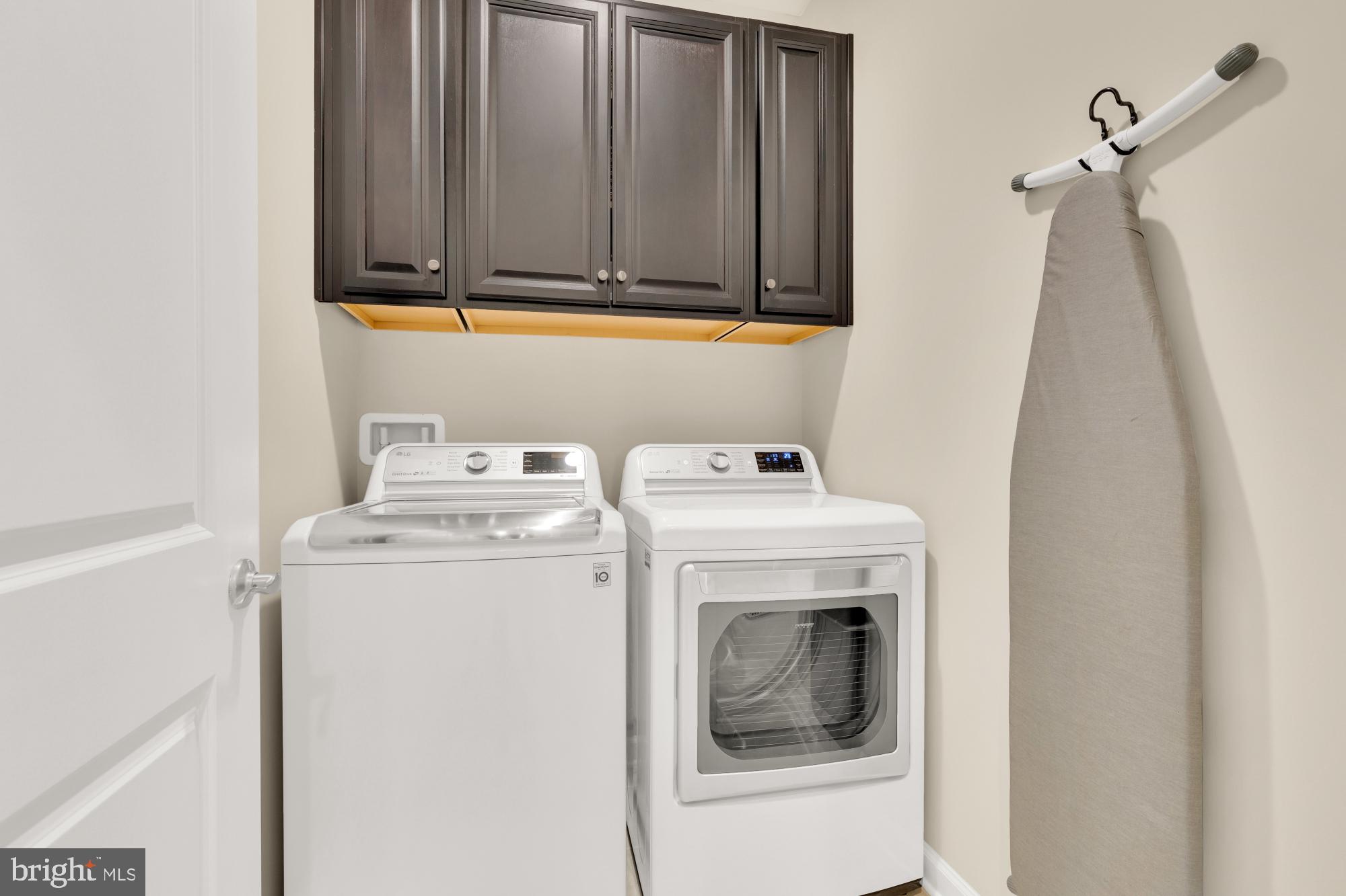 THOMAS VILLAGE - Residential