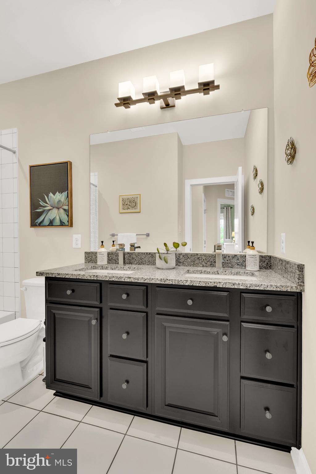 THOMAS VILLAGE - Residential