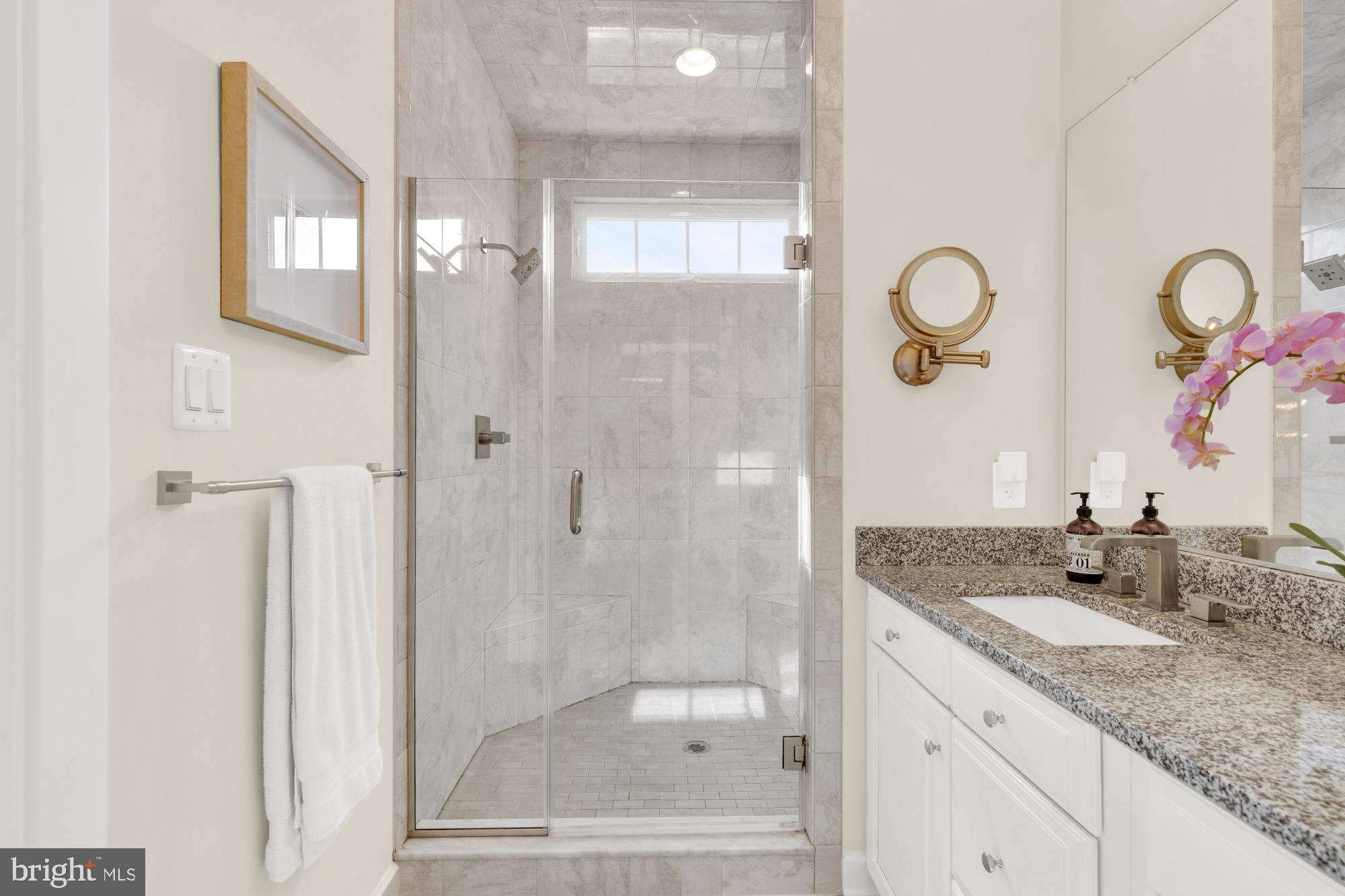 THOMAS VILLAGE - Residential