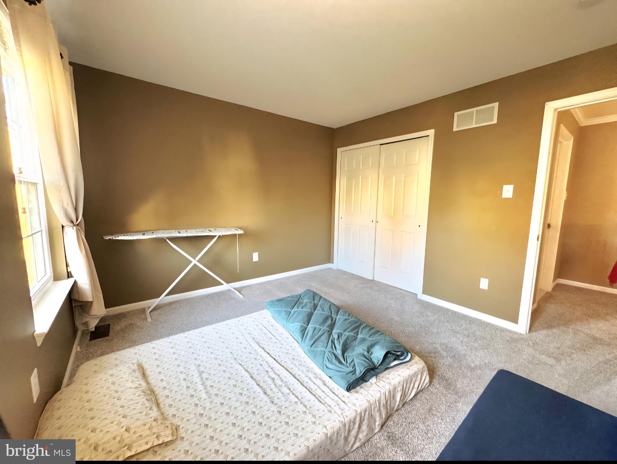 COVENTRY LAKE ESTS - Residential Lease