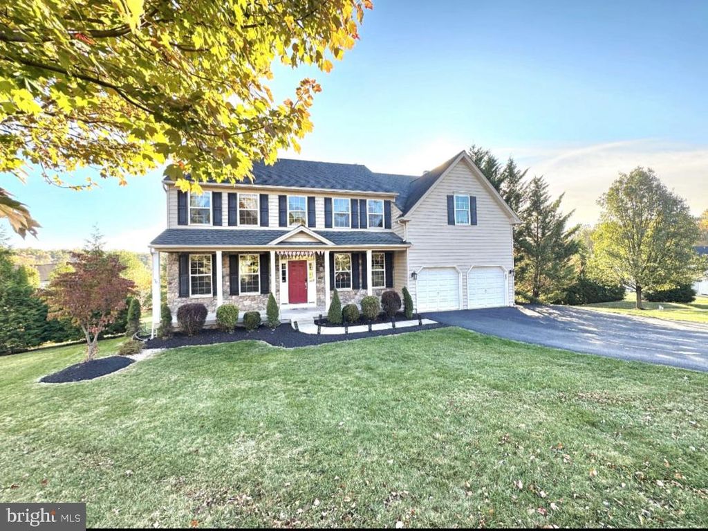 Photo of 1002 Circle Court, POTTSTOWN, PA 19465 (MLS # PACT2113878)