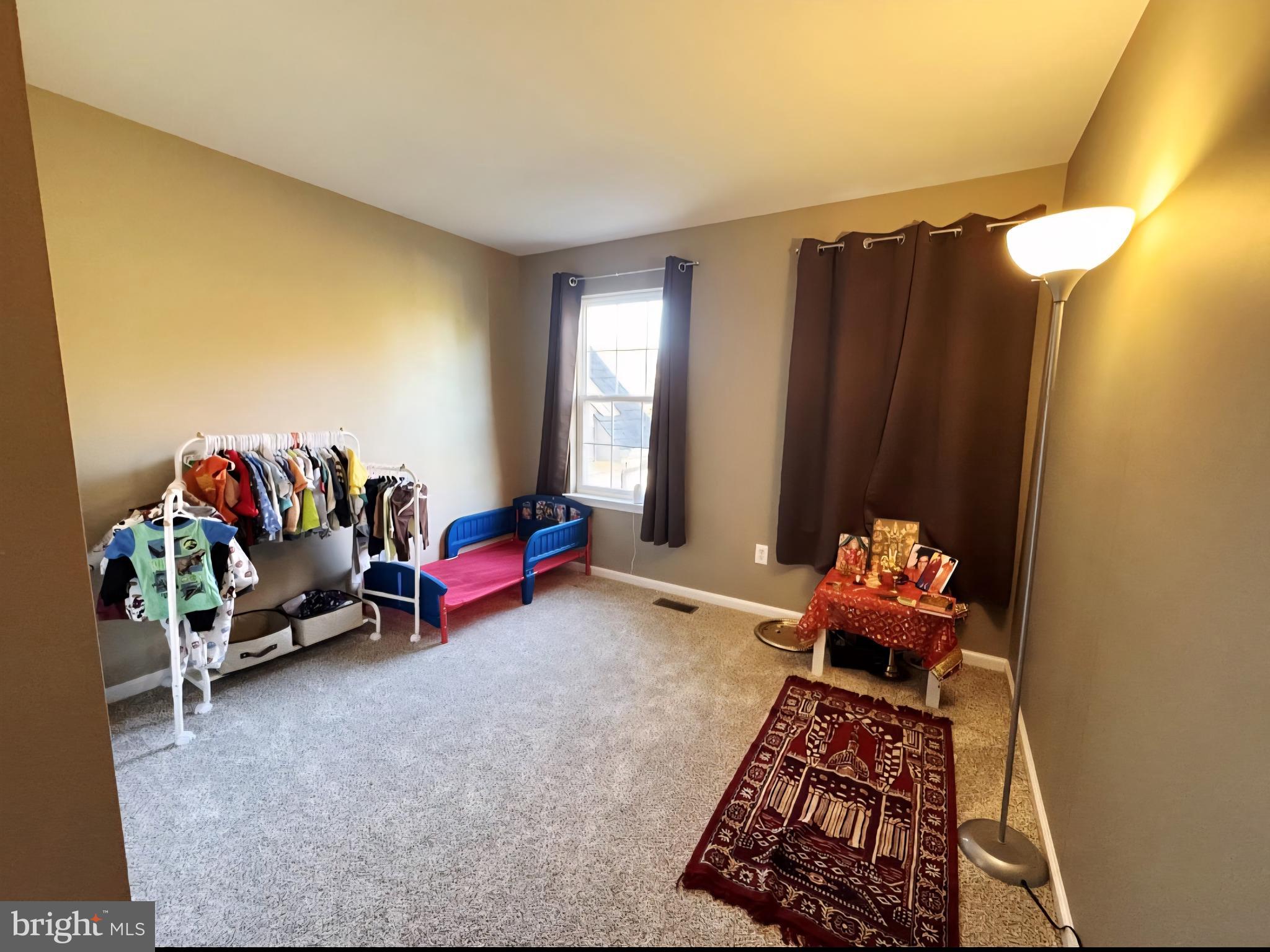 COVENTRY LAKE ESTS - Residential Lease