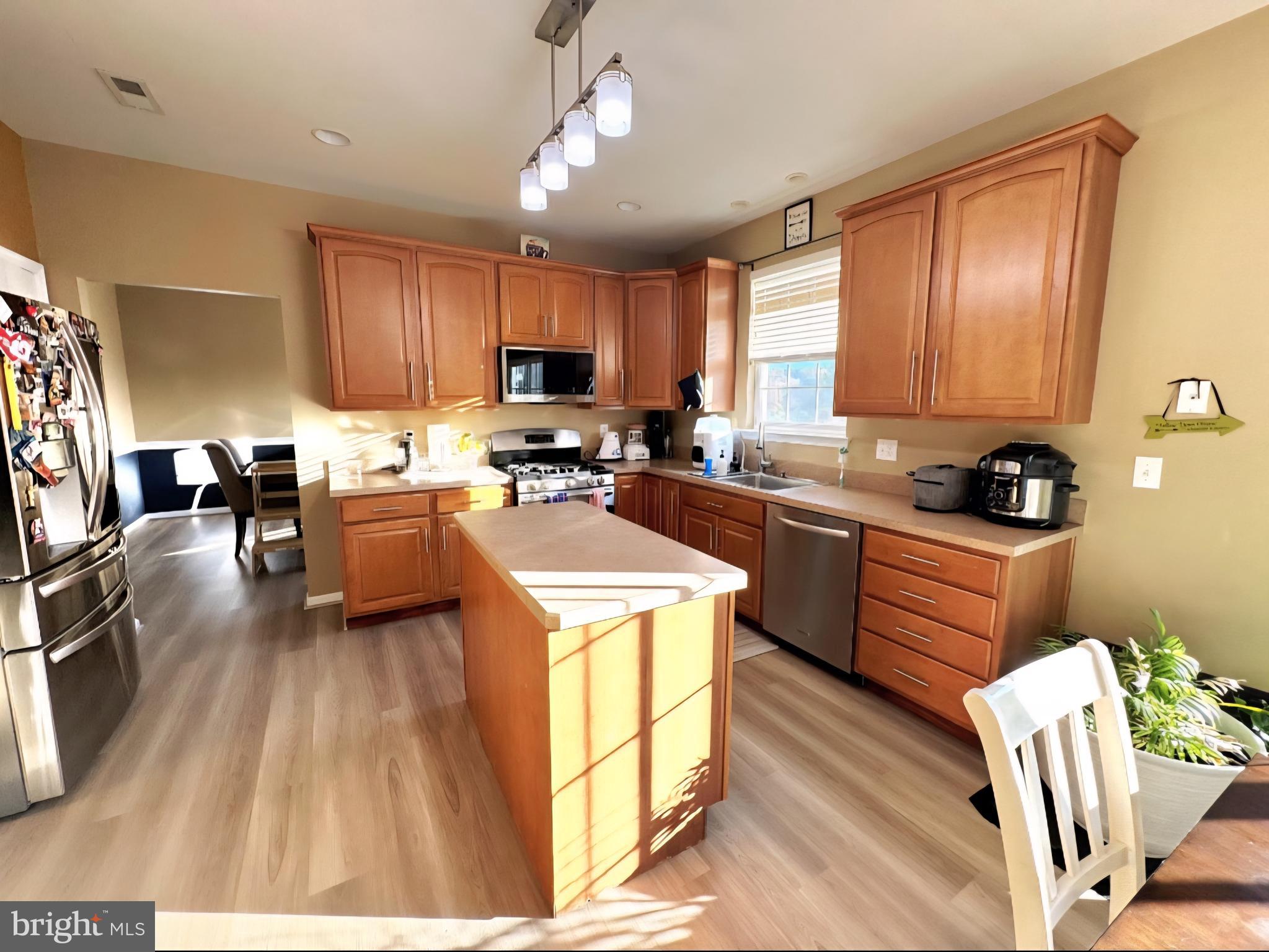 COVENTRY LAKE ESTS - Residential Lease