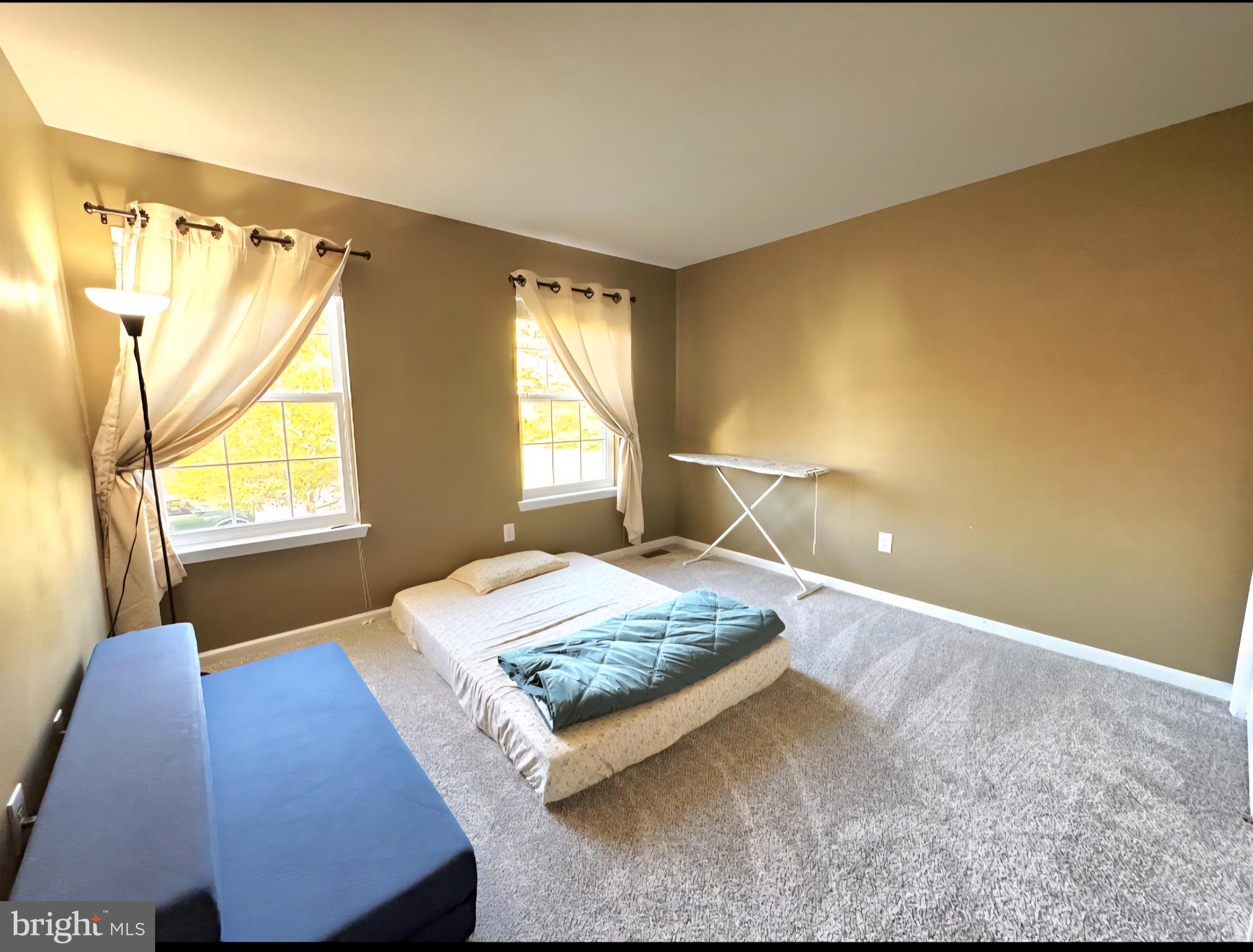 COVENTRY LAKE ESTS - Residential Lease