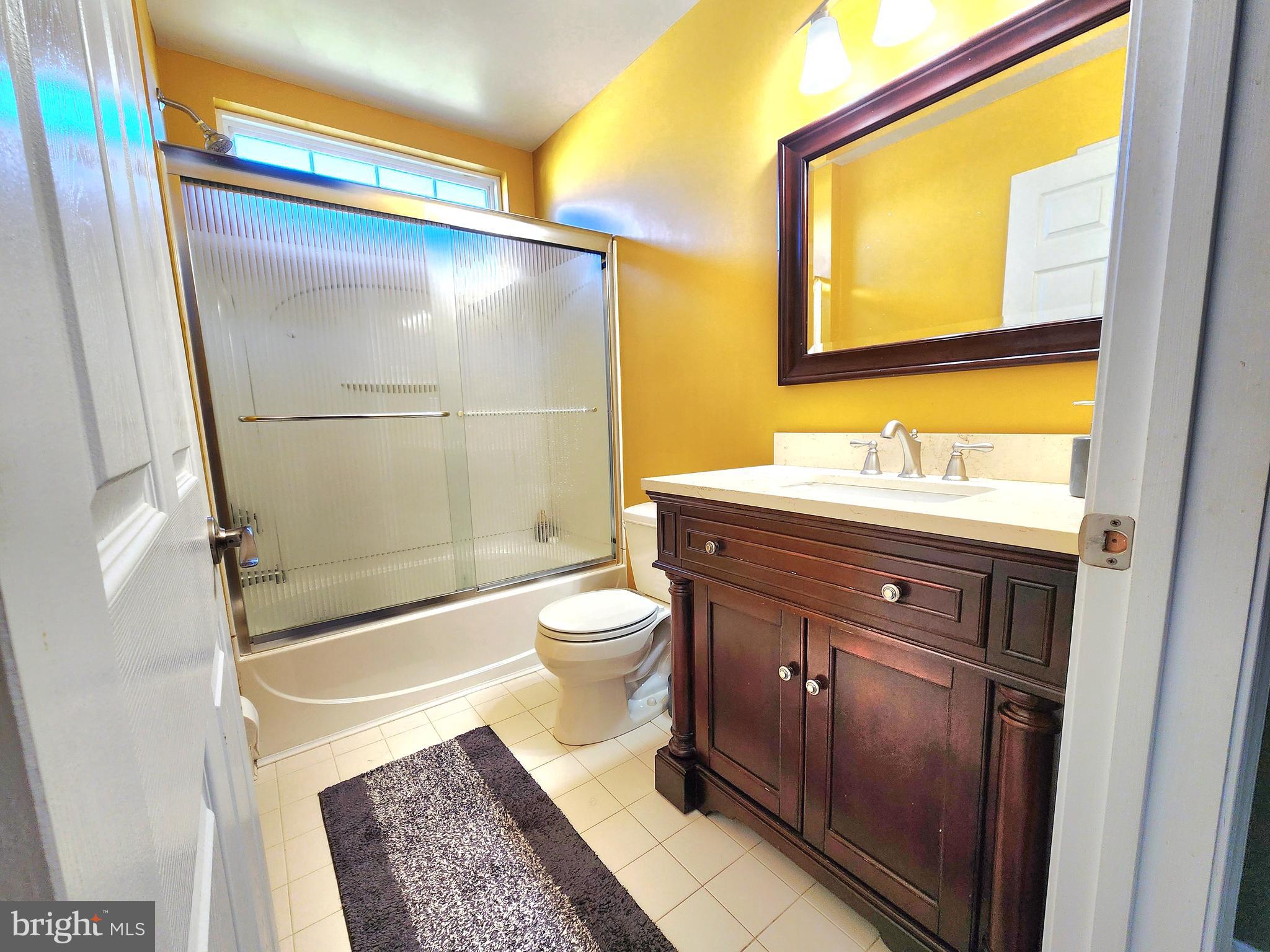 COVENTRY LAKE ESTS - Residential Lease