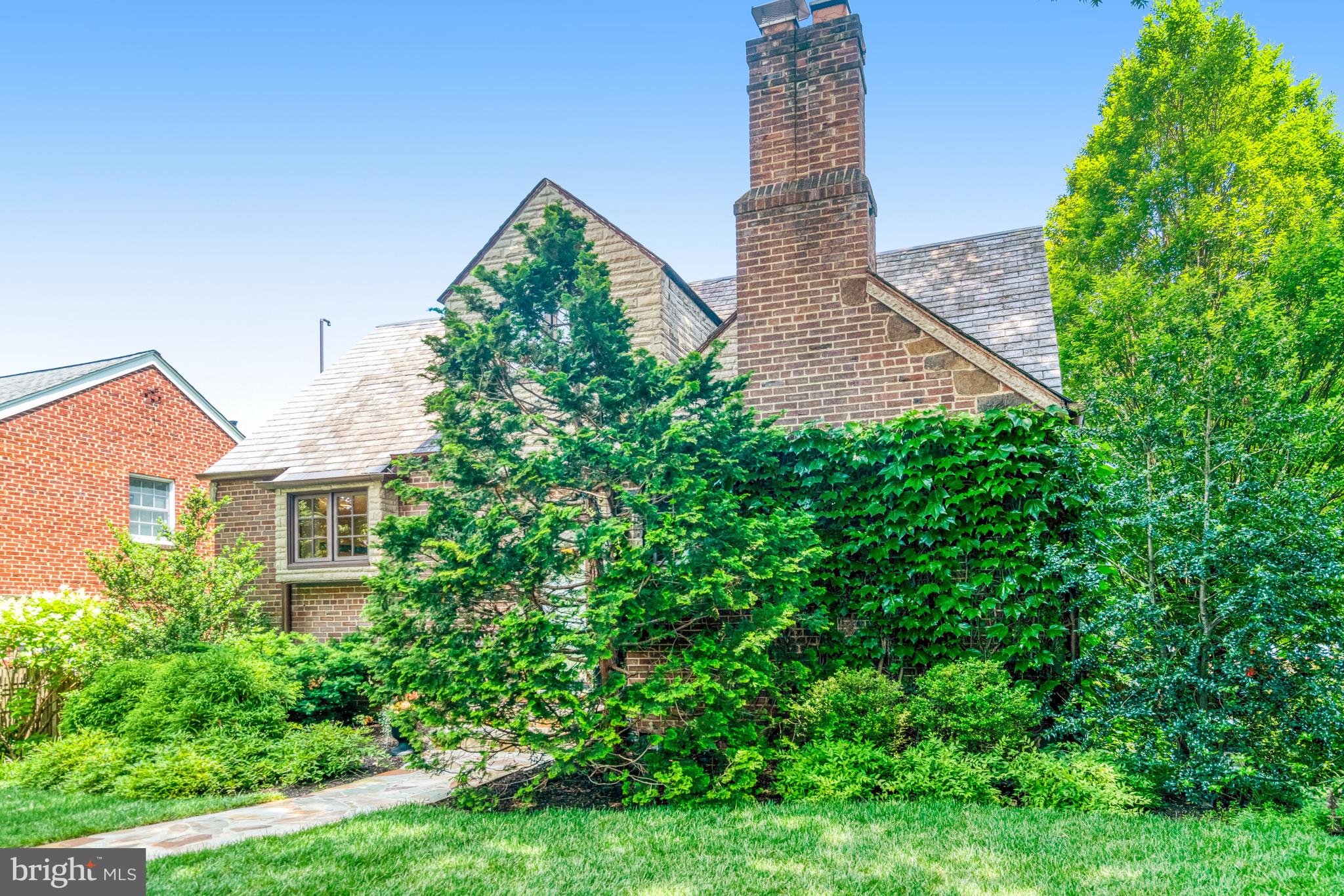 AURORA HILLS - Residential Lease