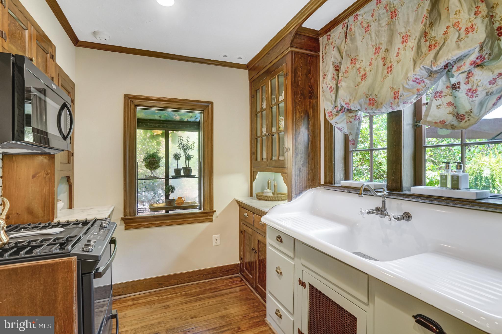 AURORA HILLS - Residential Lease