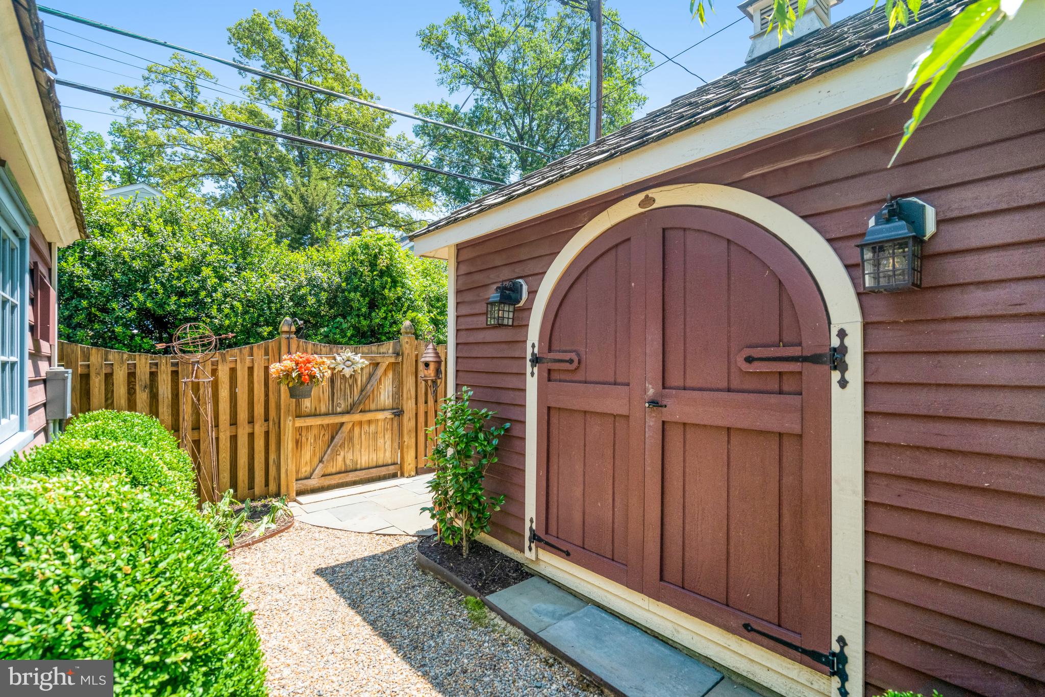 AURORA HILLS - Residential Lease