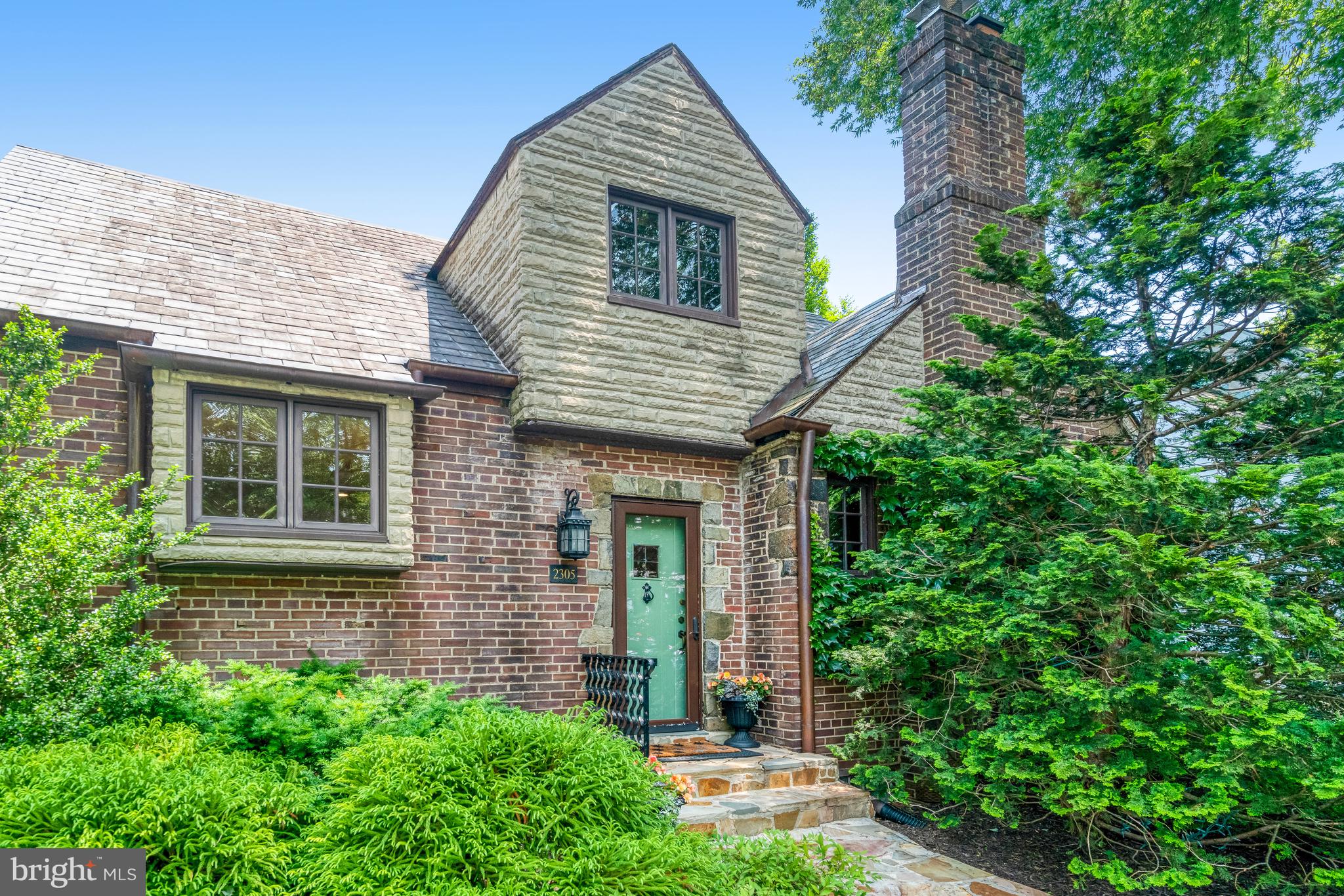 AURORA HILLS - Residential Lease