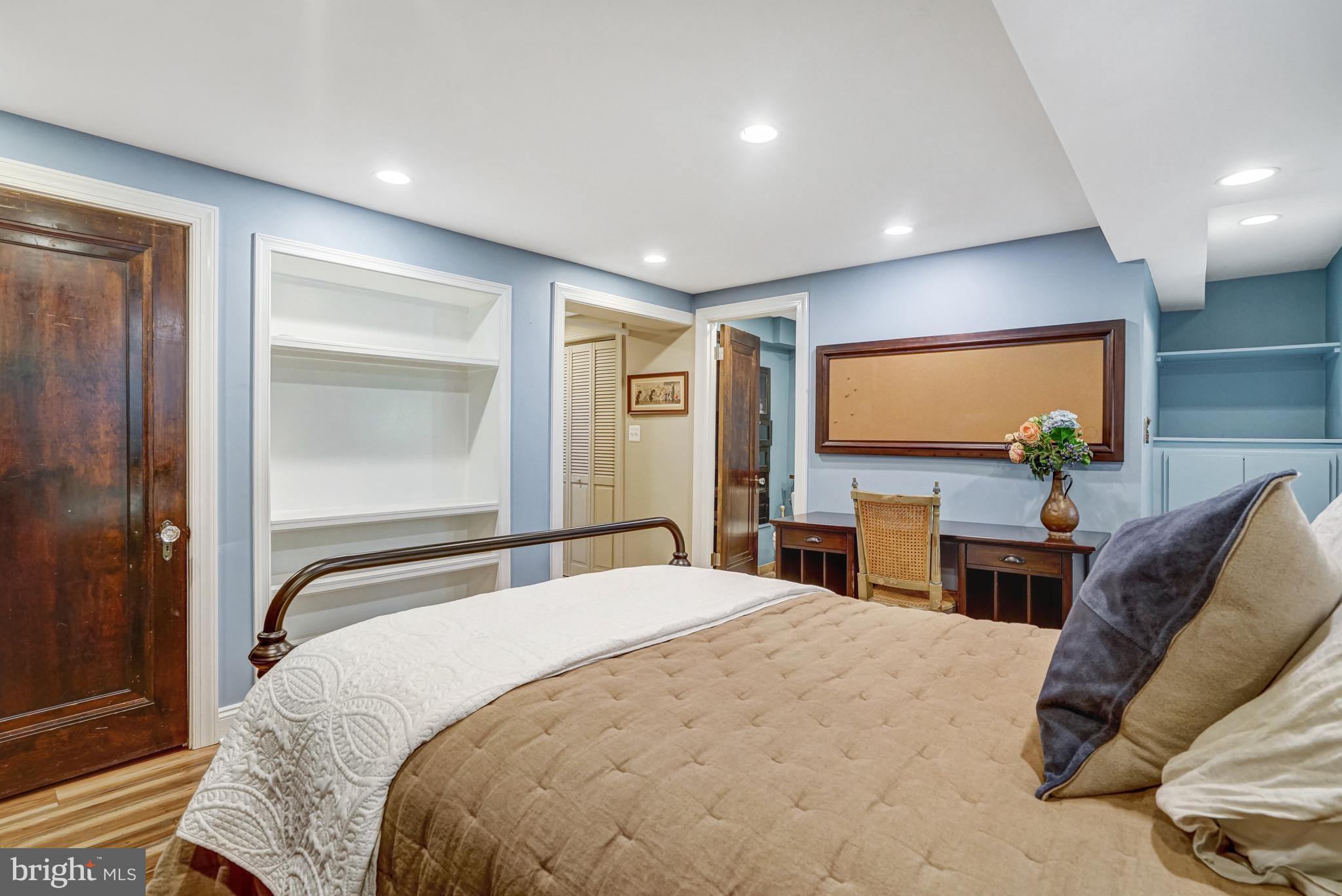 AURORA HILLS - Residential Lease