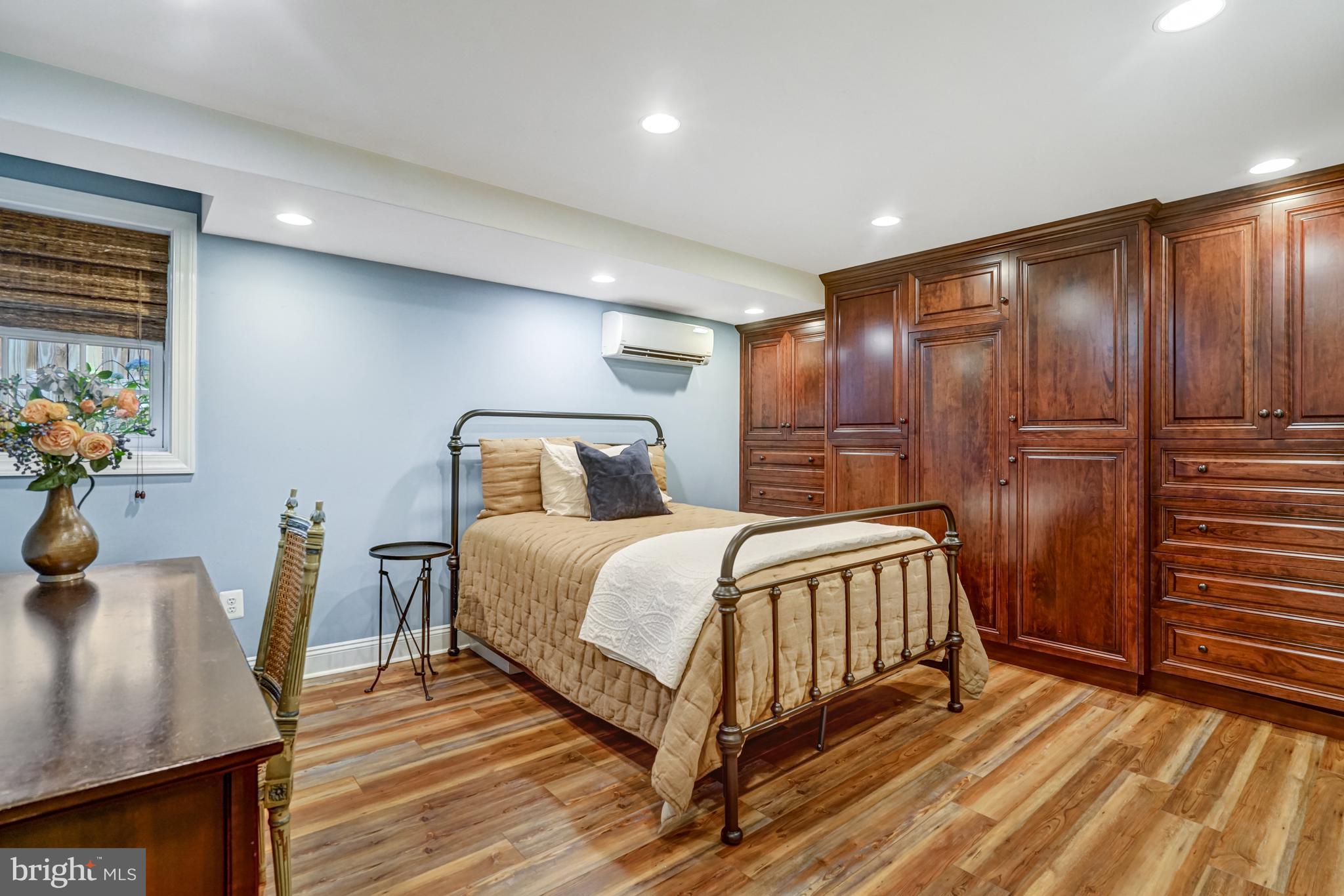 AURORA HILLS - Residential Lease