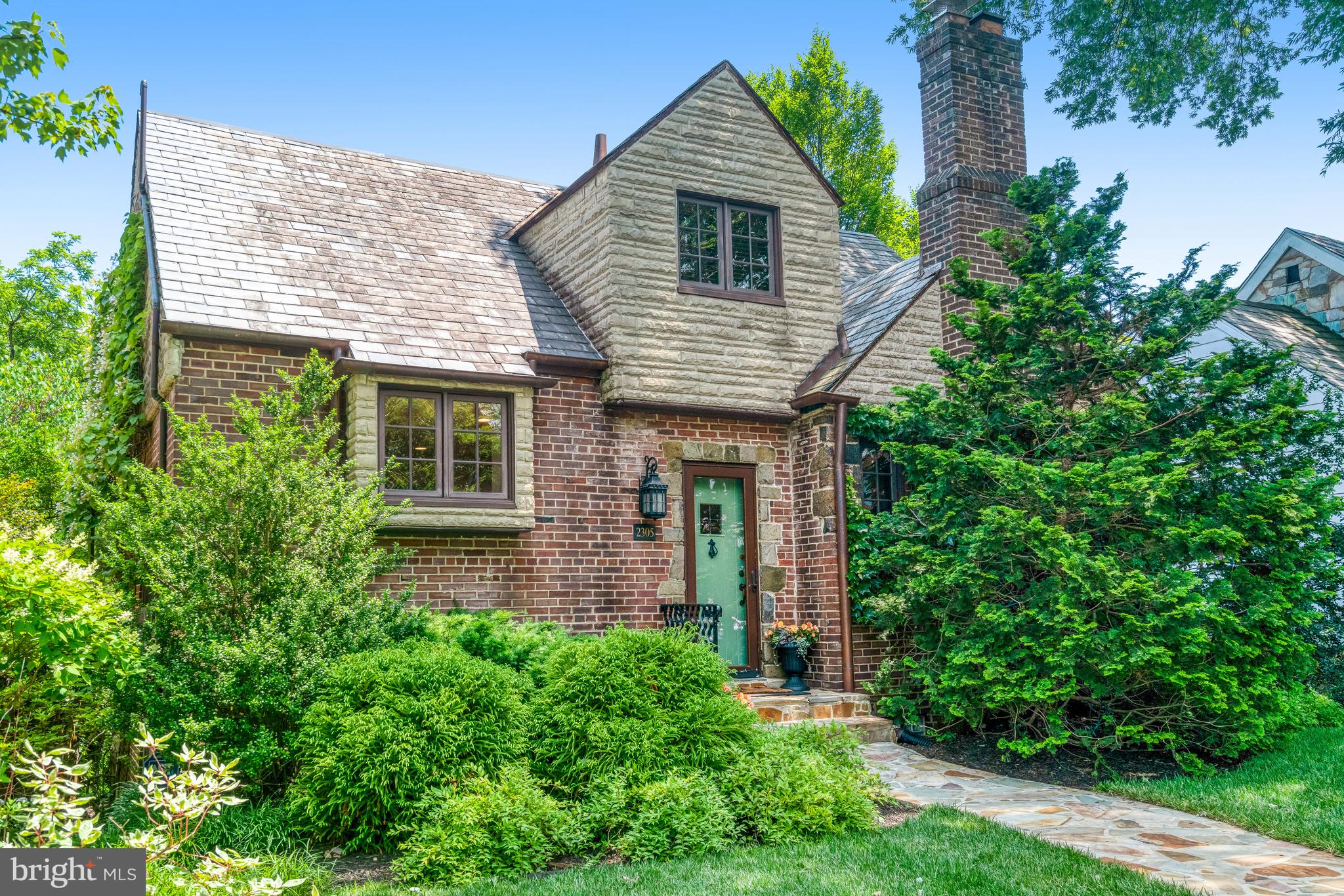 AURORA HILLS - Residential Lease