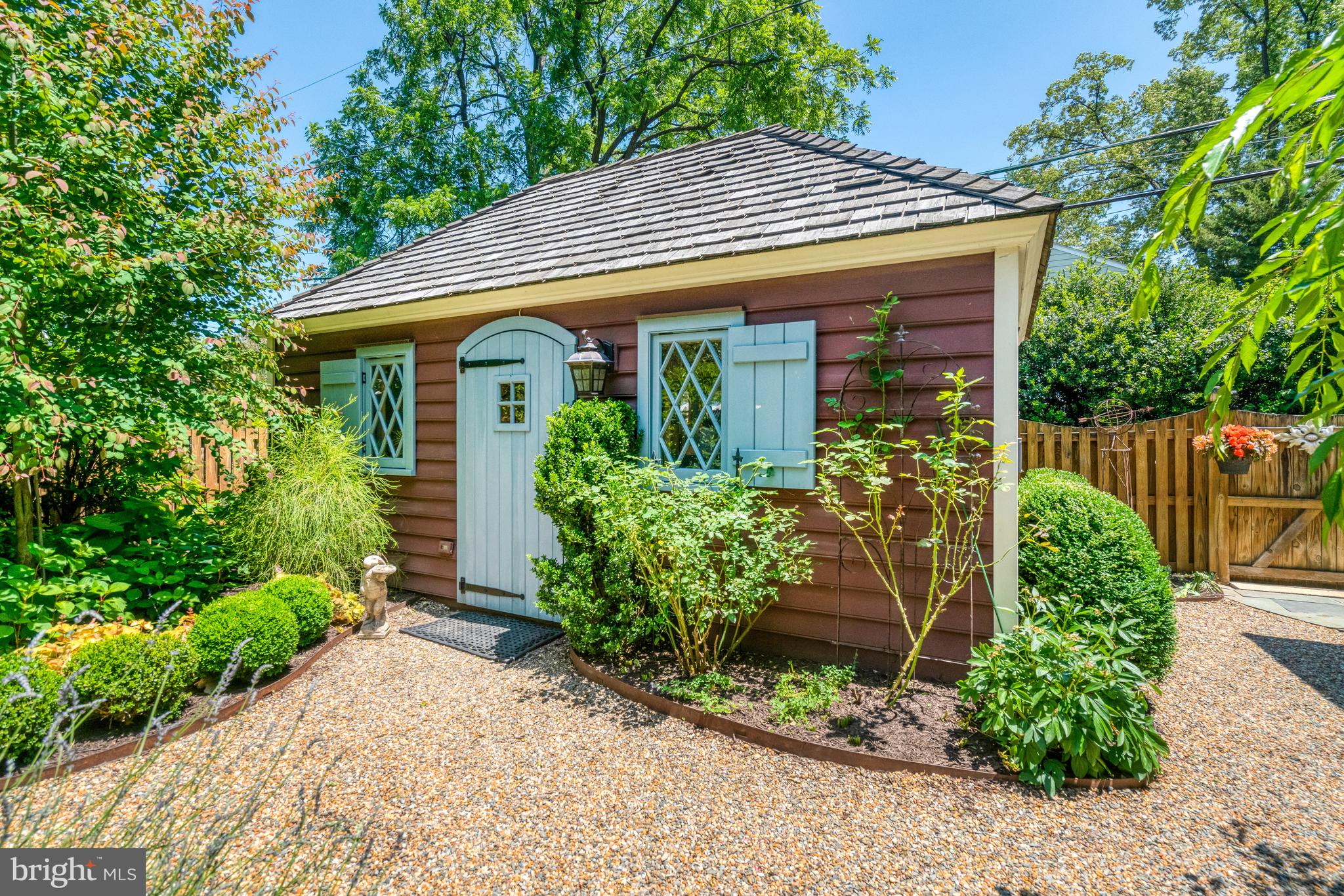 AURORA HILLS - Residential Lease